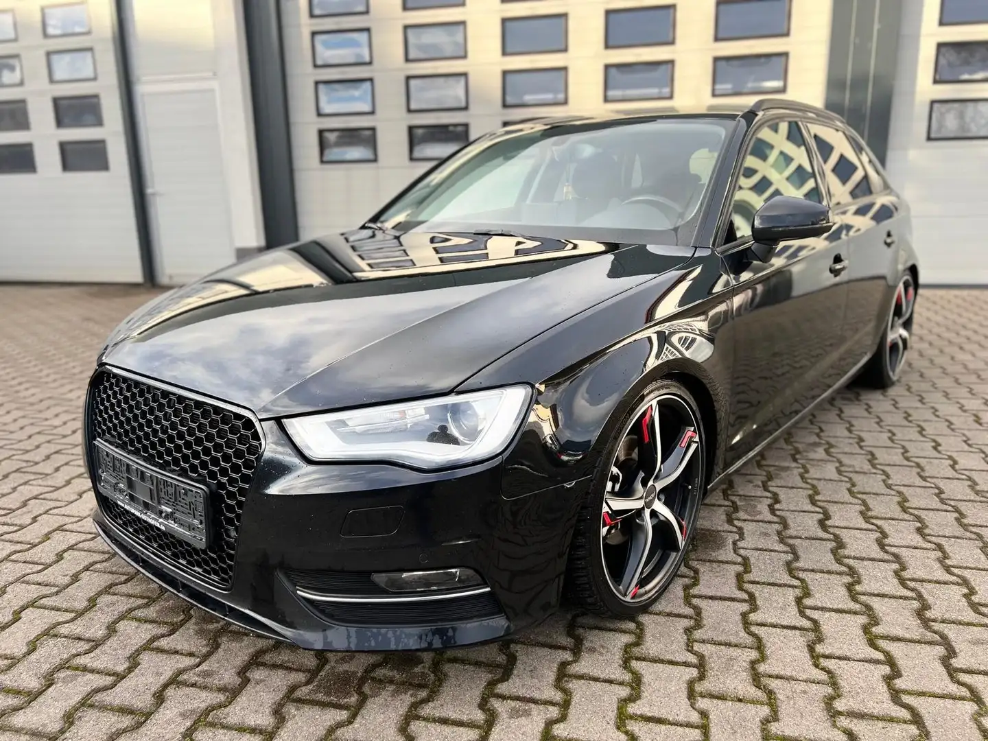 Audi A3 ambition-Sportpaket Schwarz - 2