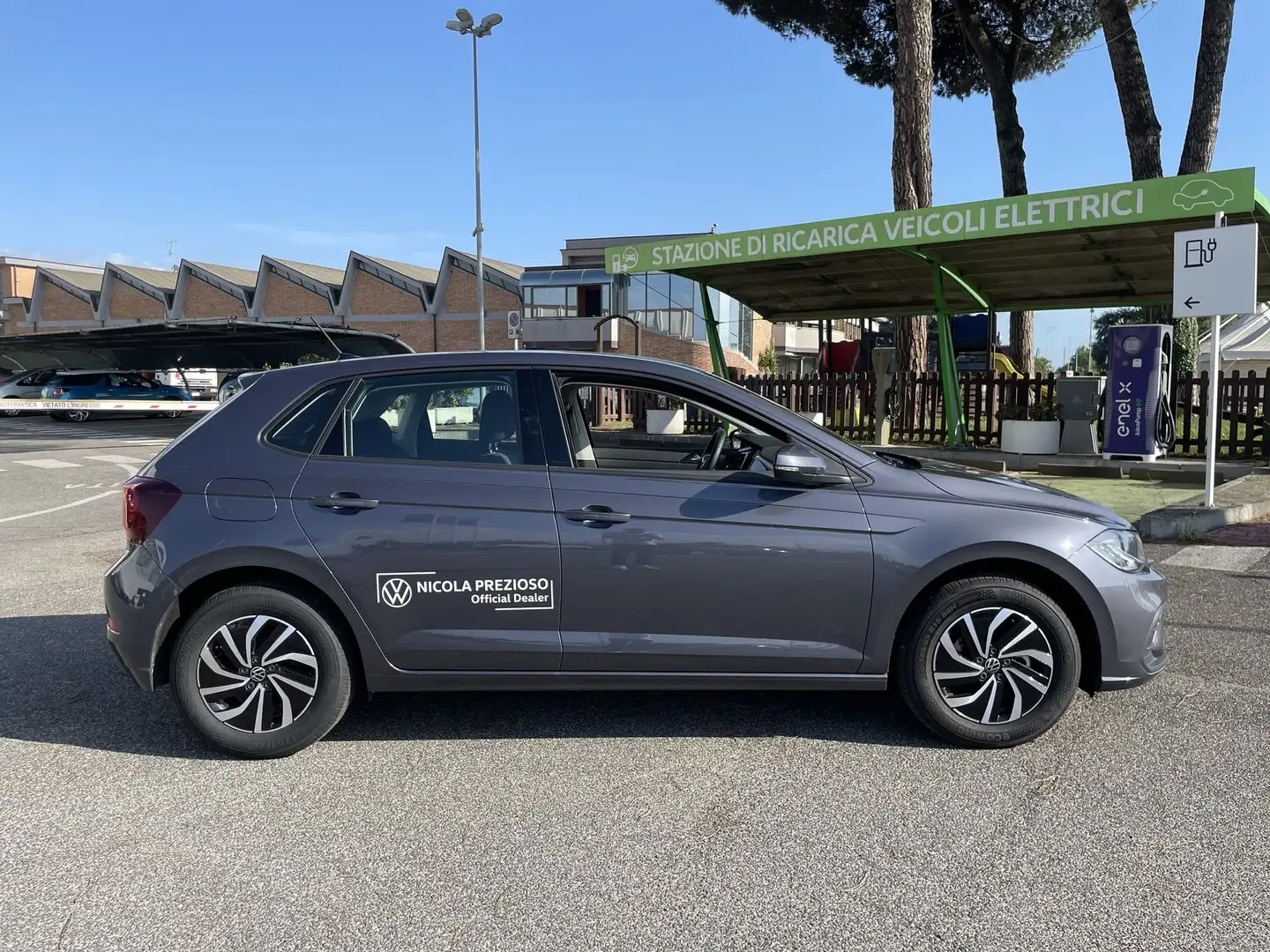 Volkswagen Polo LIFE 1.0 TSI 70 KW (95 CV) DSG MY 23 Grigio - 2