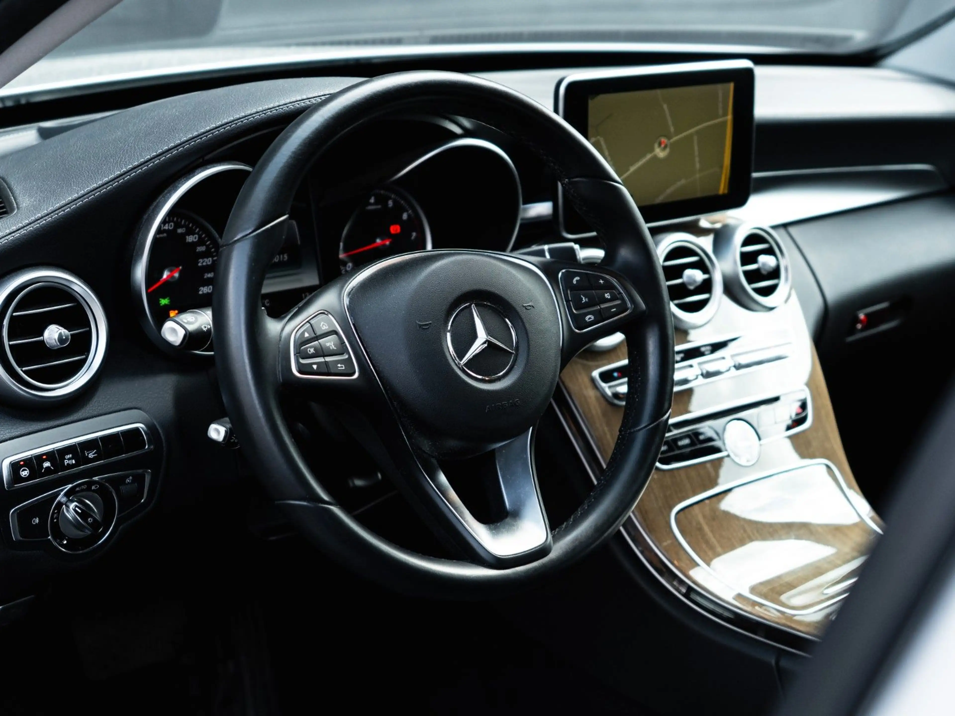 Mercedes-Benz C 400 4Matic AVANTGARDE LUXURY — photo 9