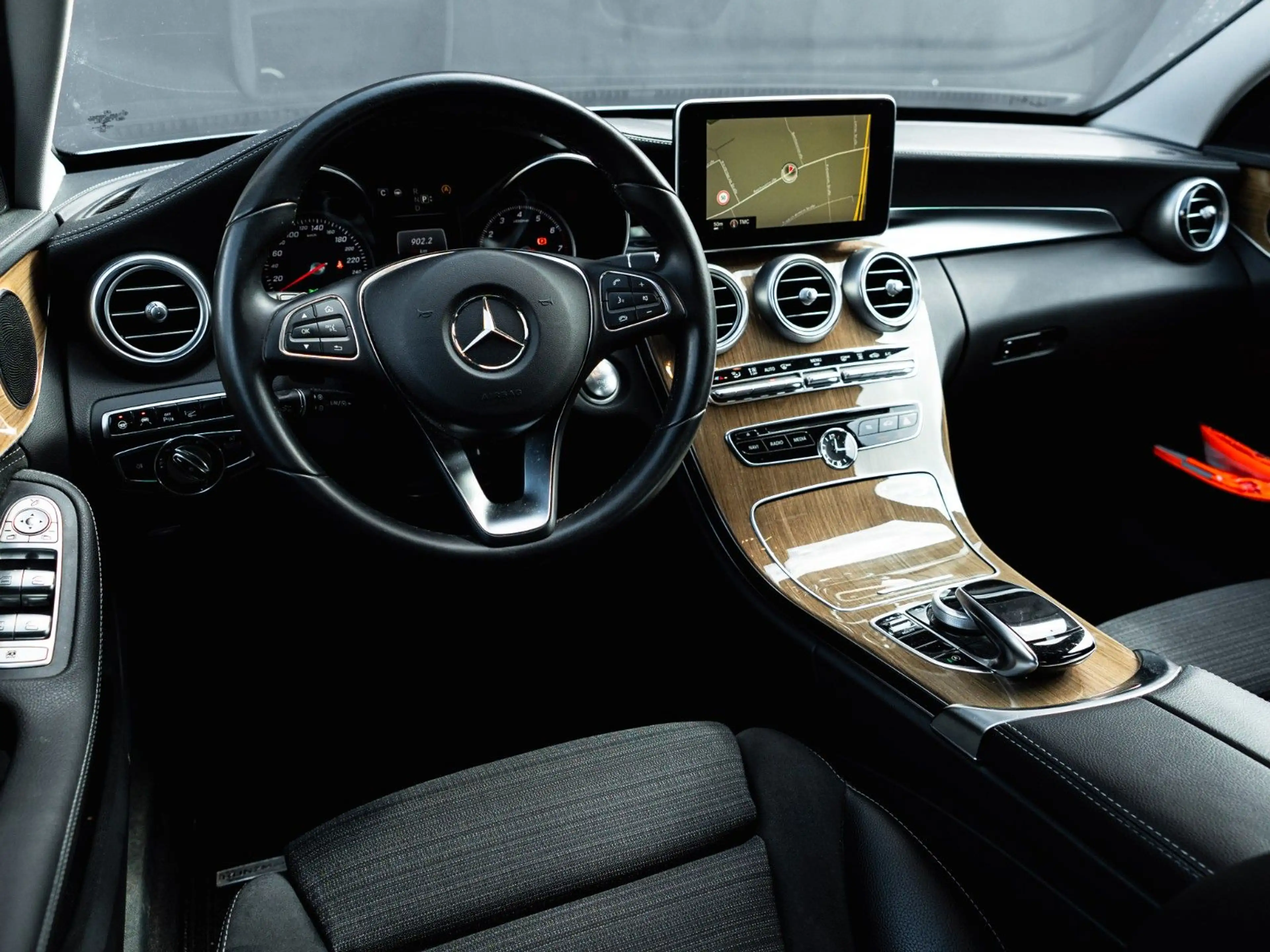 Mercedes-Benz C 400 4Matic AVANTGARDE LUXURY — photo 10