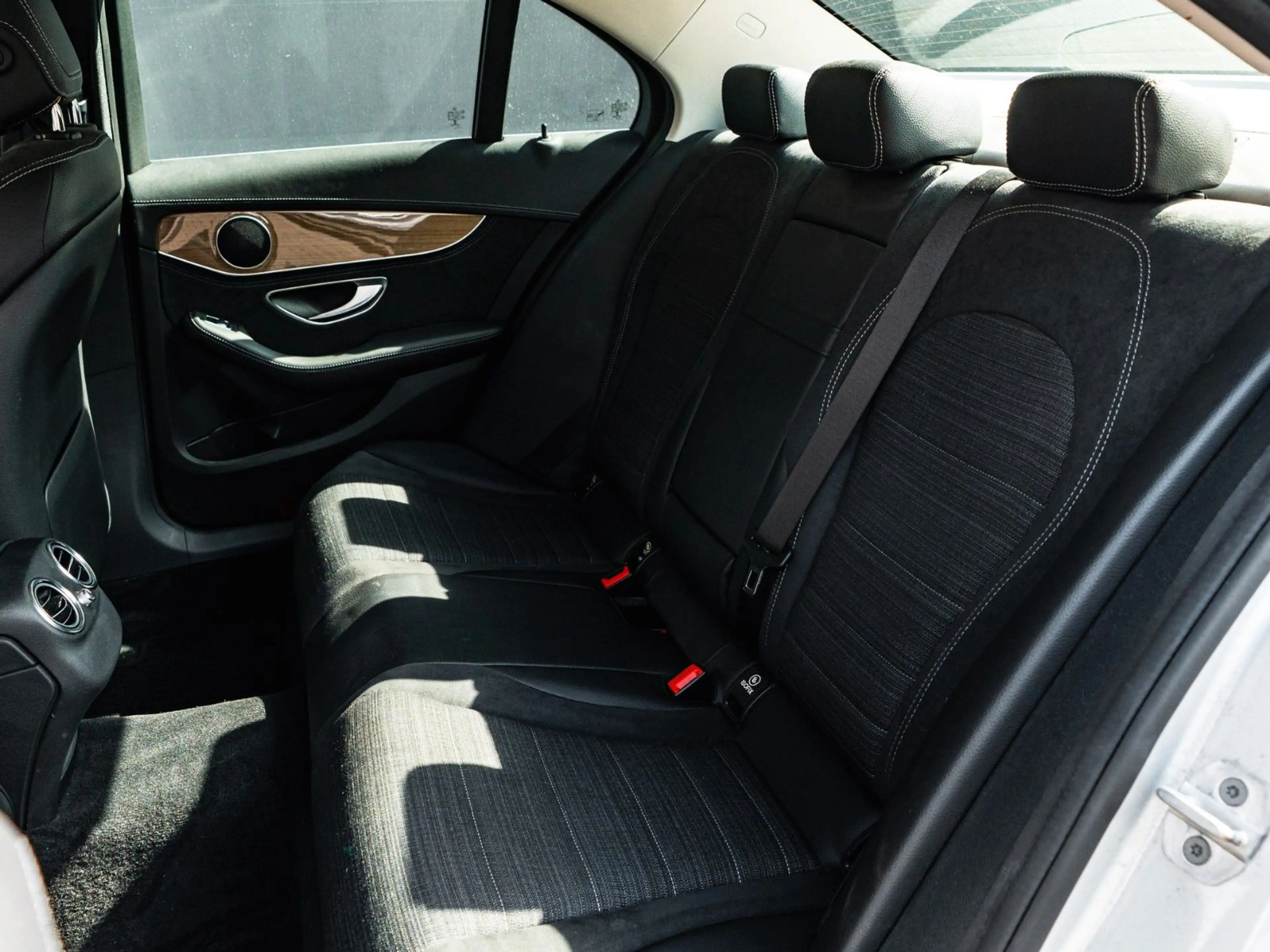 Mercedes-Benz C 400 4Matic AVANTGARDE LUXURY — photo 13