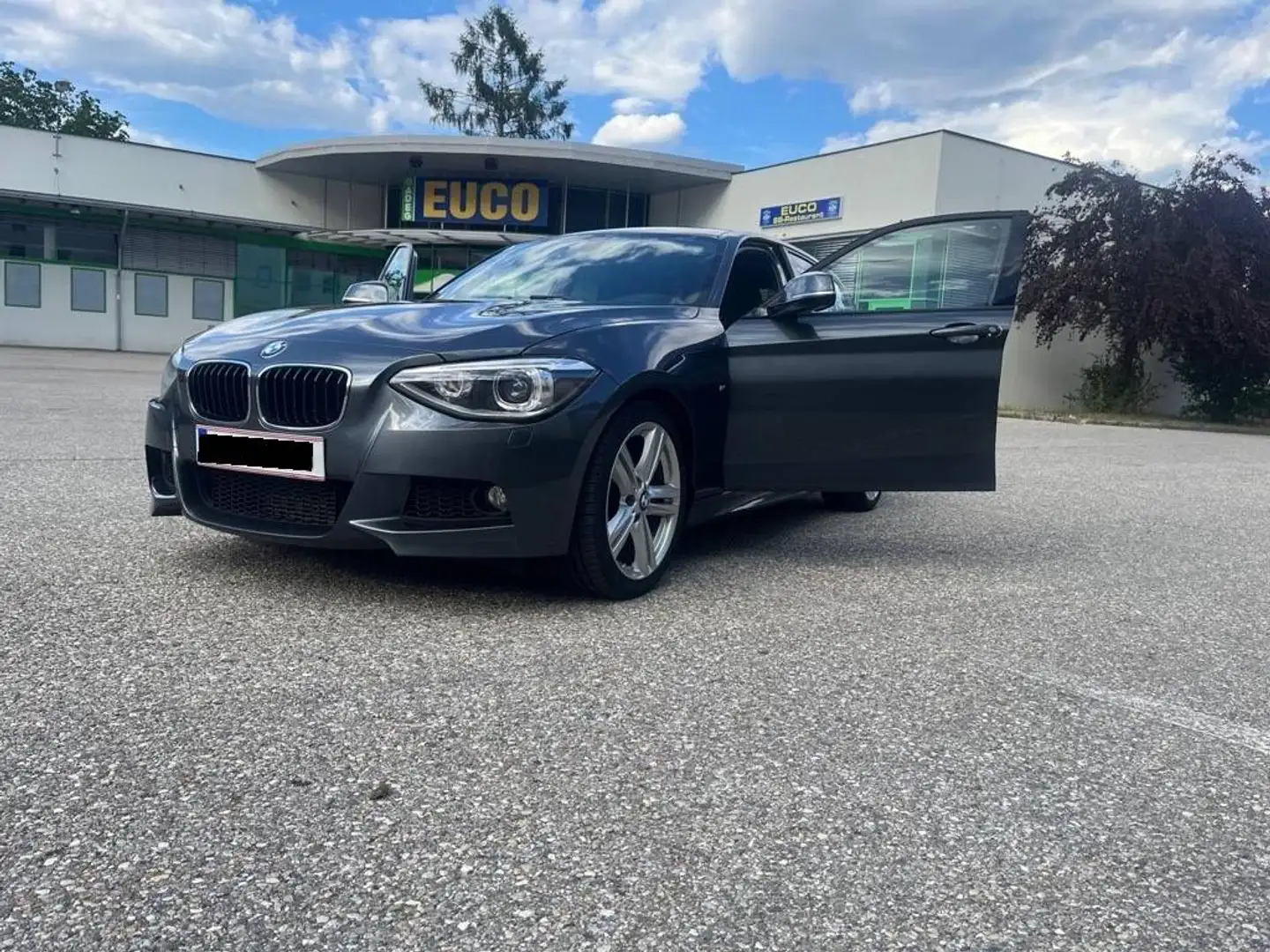 BMW 116 116d Aut. M-Paket Grau - 1