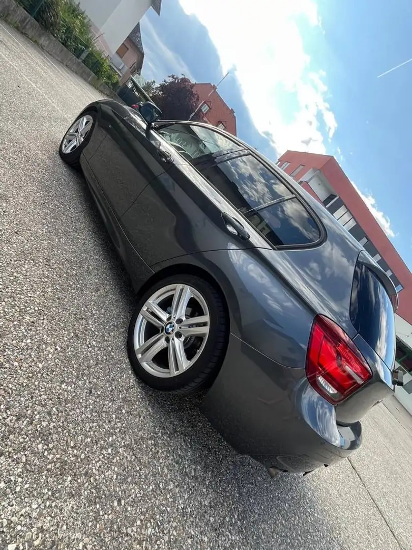 BMW 116 116d Aut. M-Paket Grau - 2