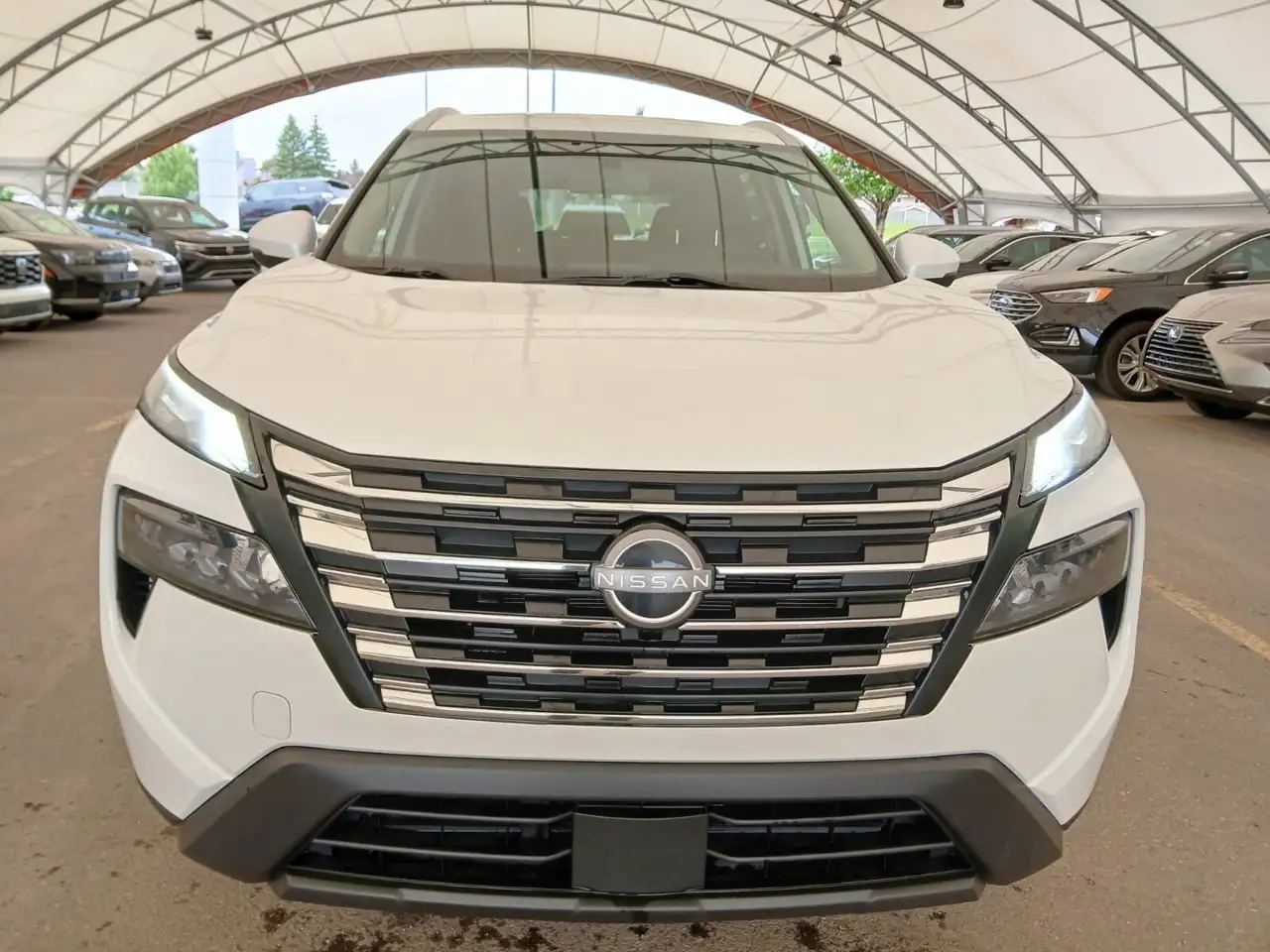 Nissan Rogue снимка Nissan Rogue