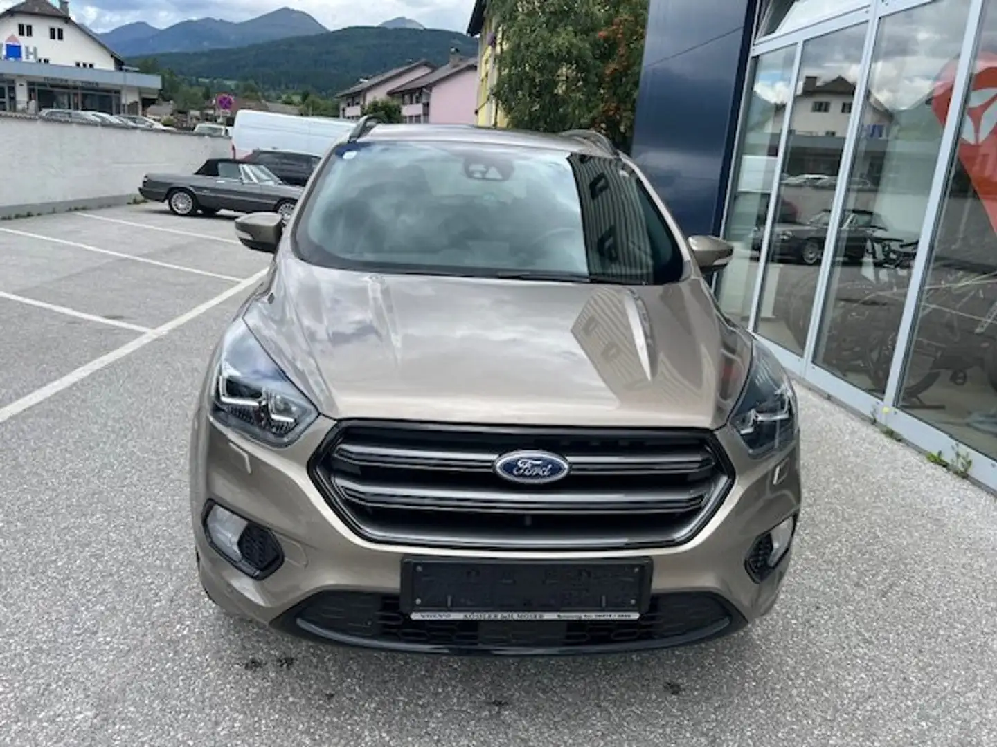 Ford Kuga 2,0 TDCi ST-Line Powershift Aut. AWD Diesel Grau - 2