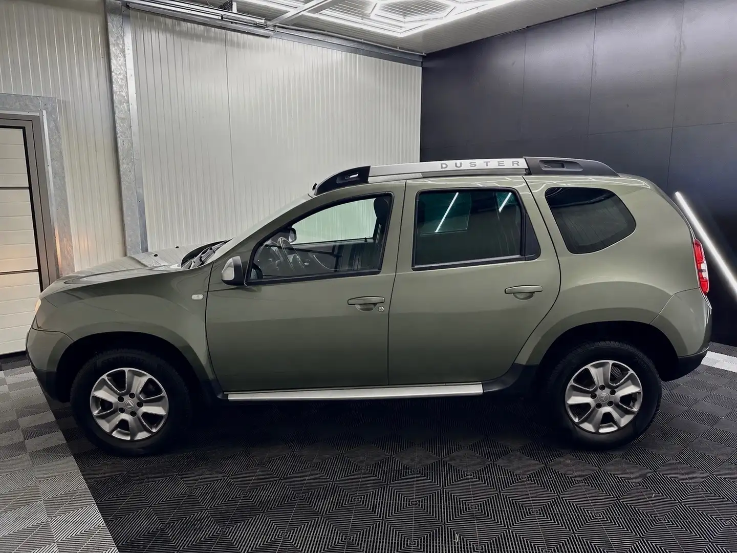 Dacia Duster Celebration dCi 110 4WD Grün - 2