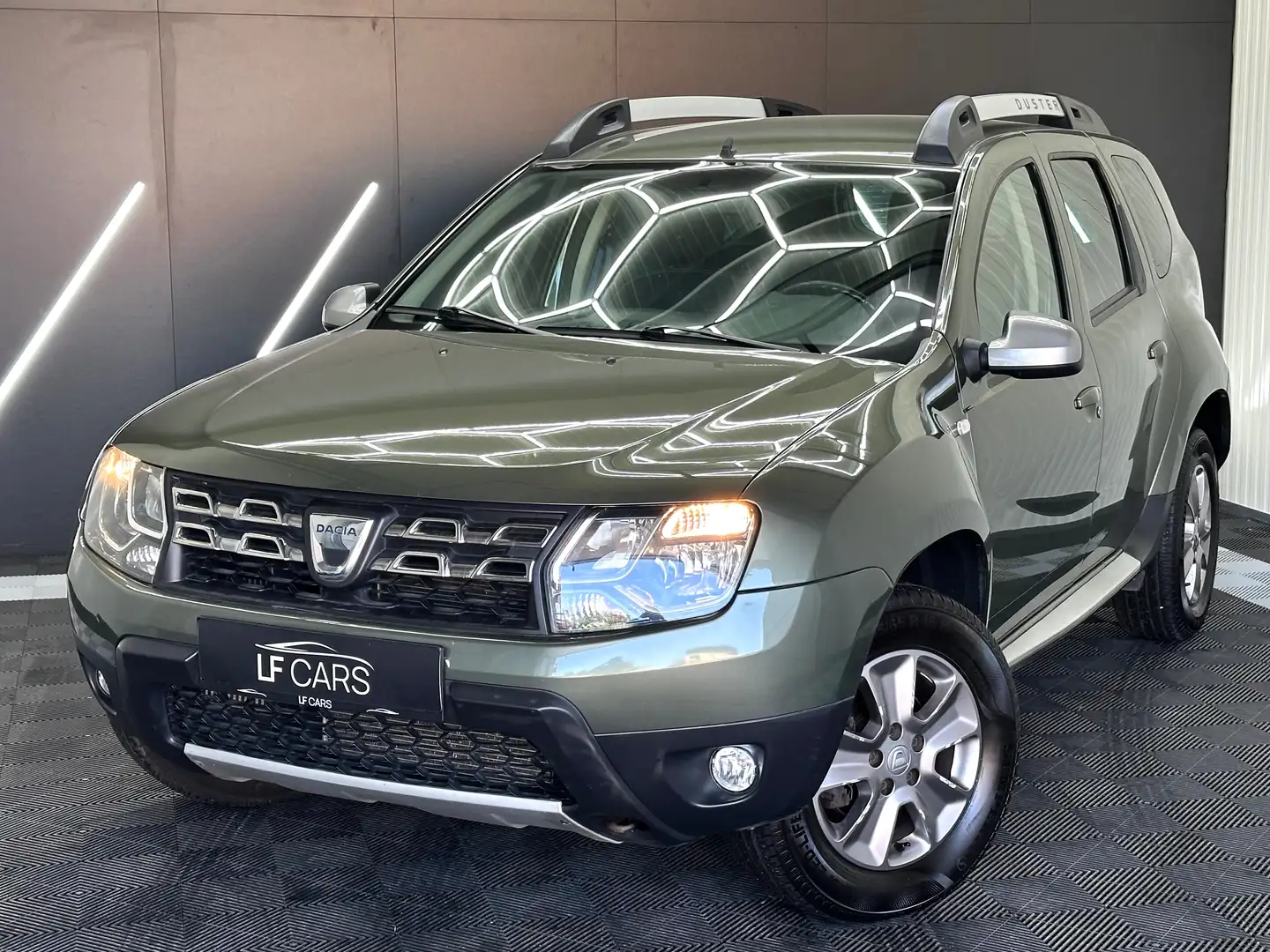 Dacia Duster Celebration dCi 110 4WD Grün - 1