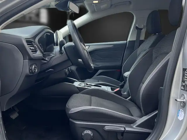 Ford Focus view 13