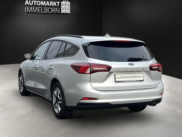 Ford Focus view 5