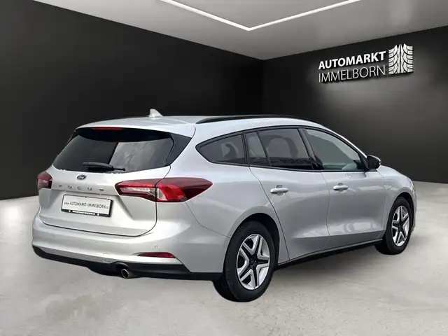 Ford Focus view 8