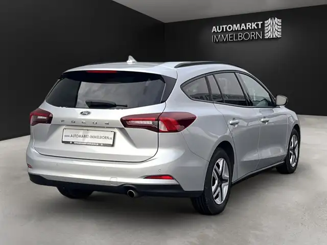 Ford Focus view 6