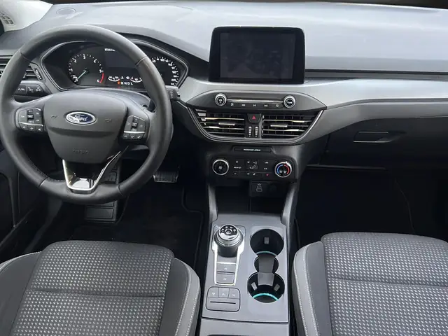 Ford Focus view 15