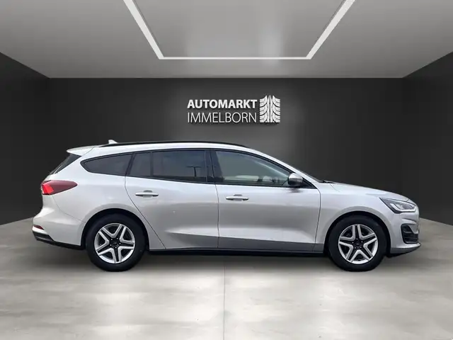 Ford Focus view 9