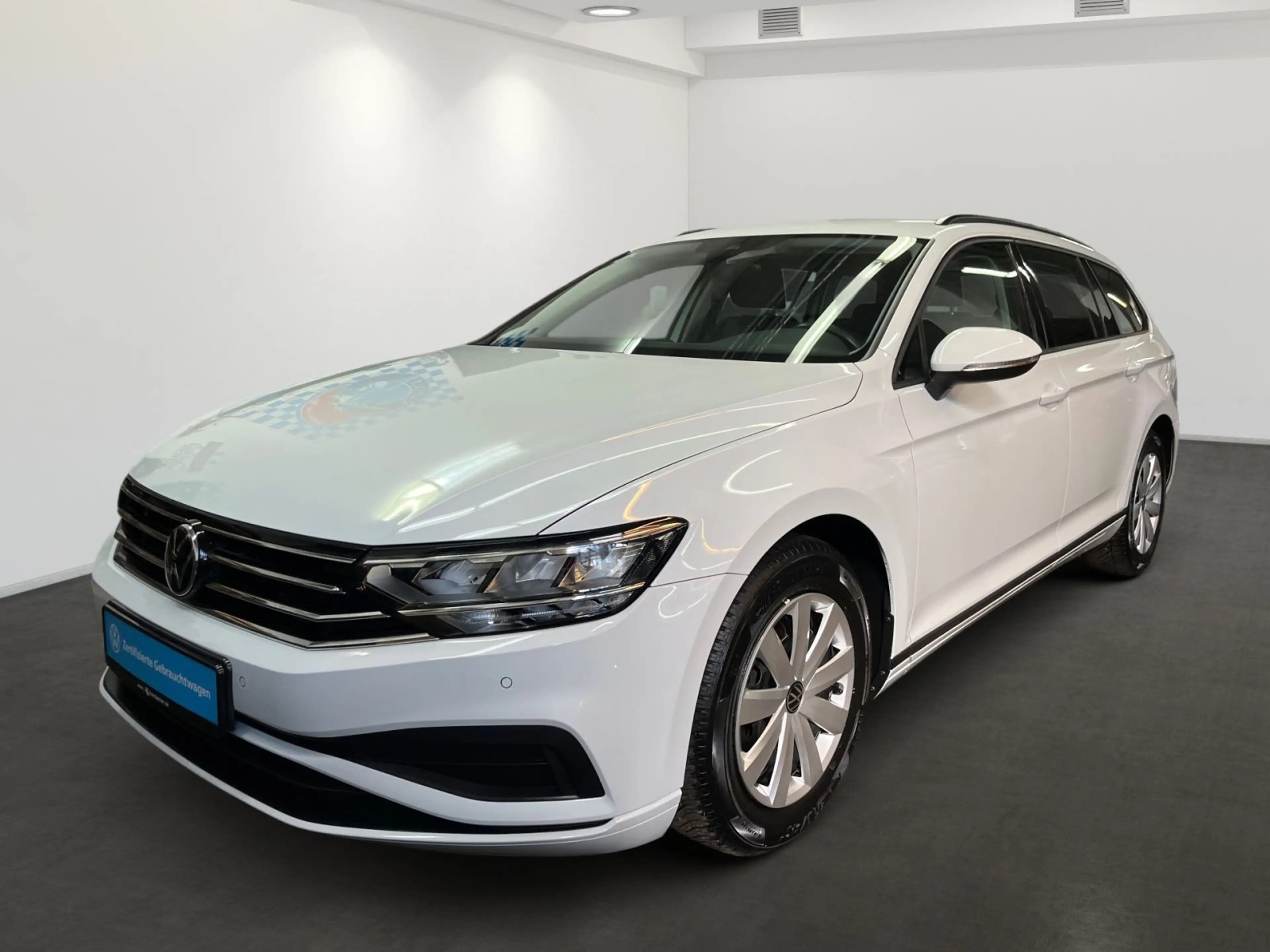Volkswagen Passat Variant Conceptline 1,5 TSI DSG Navi Busi — photo 2