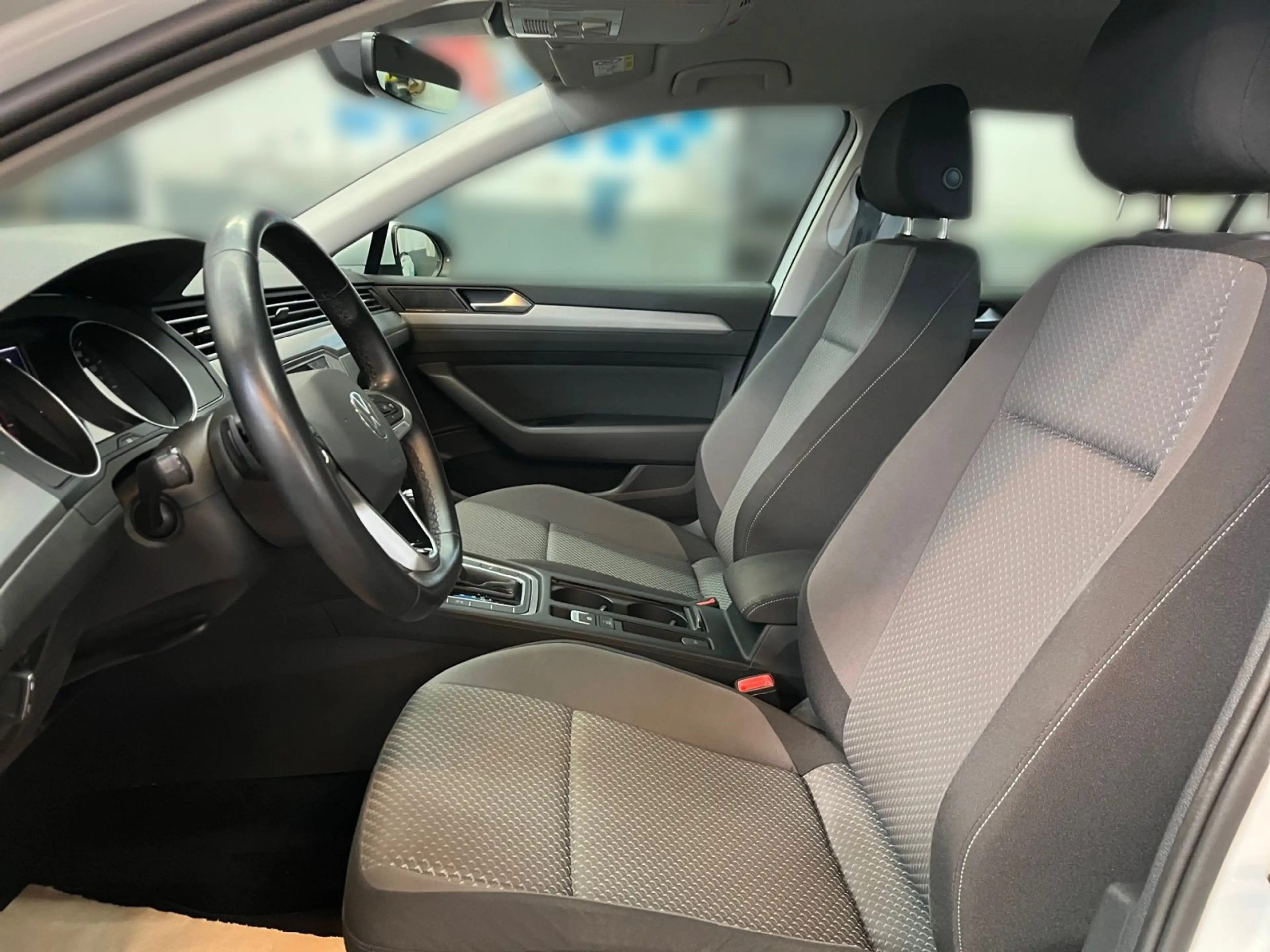 Volkswagen Passat Variant Conceptline 1,5 TSI DSG Navi Busi — photo 8