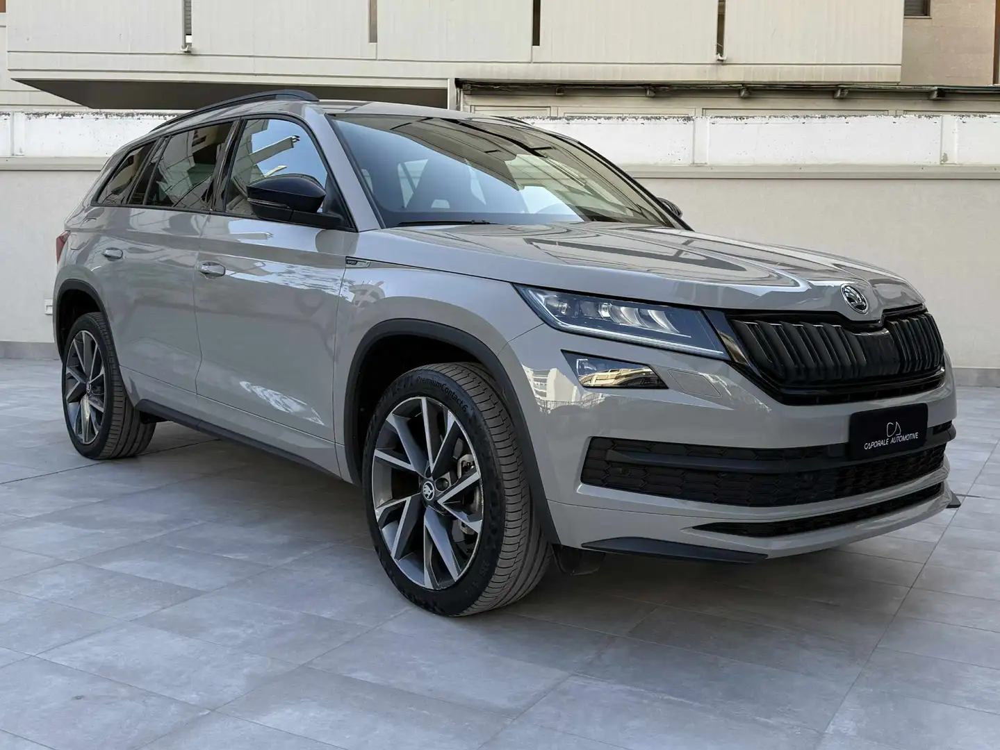 Skoda Kodiaq 2.0 tdi Sportline Dsg 7 posti Grigio - 1