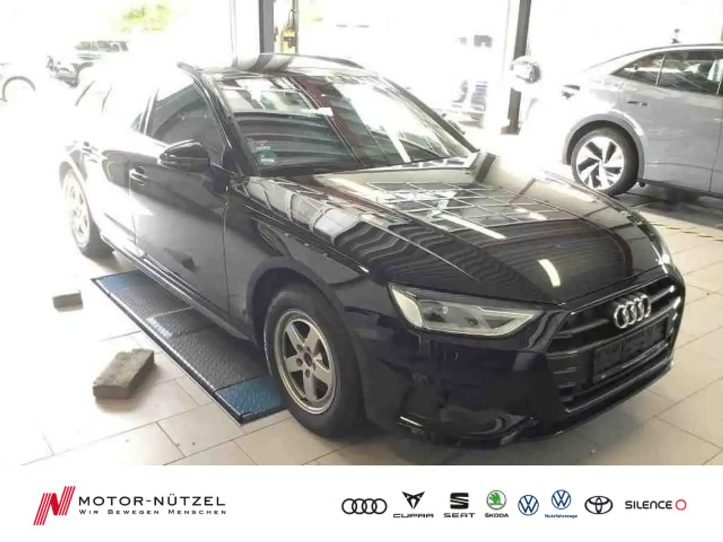 Audi A4 35 TFSI S-TR ADVANCED 5JG+LED+NAVI+AHK Schwarz - 1