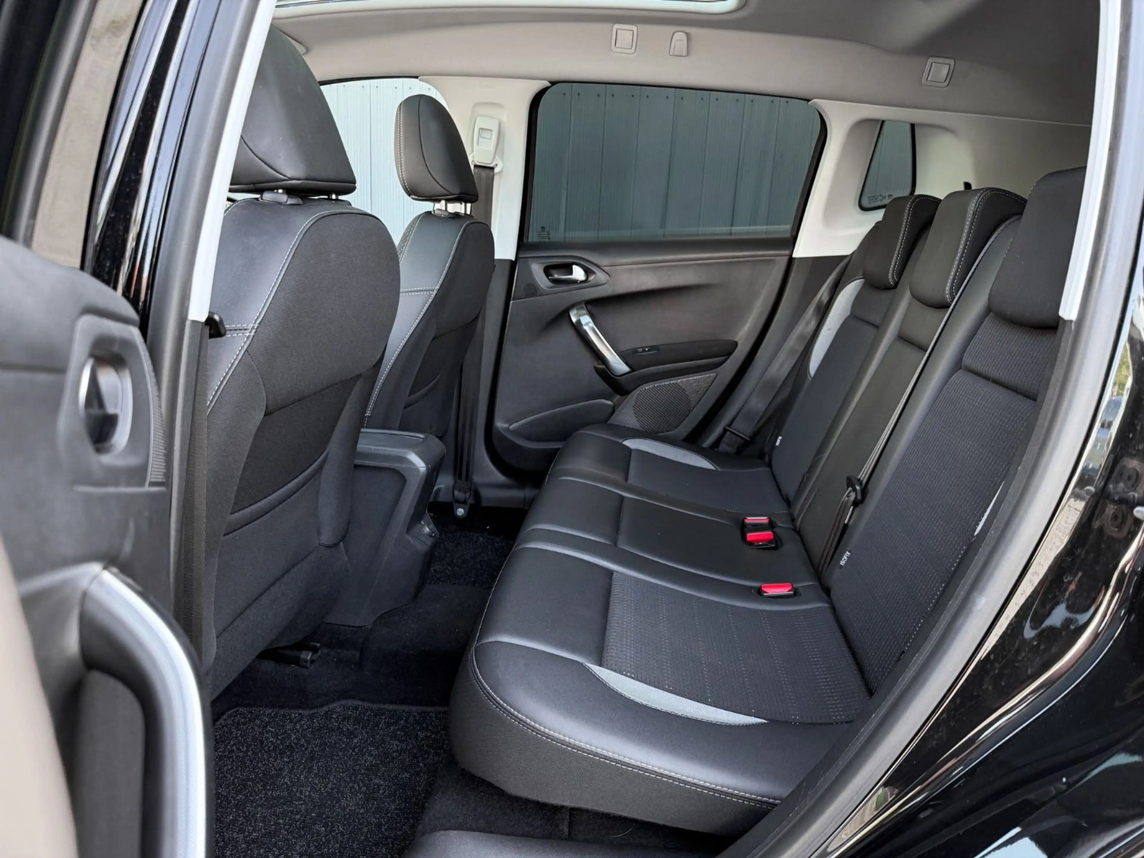 Peugeot 2008 Allure 1.6HDI PANO|NAVI|TEILLEDER|JBL-SOUND — photo 7