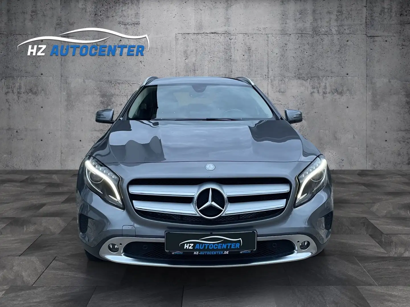 Mercedes-Benz GLA 200 d 4MATIC Activity Edition*NAVI*KAMERA Gris - 2
