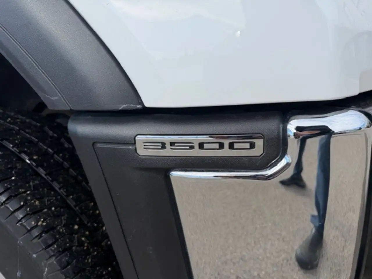 GMC Sierra 3500HD снимка GMC Sierra 3500HD