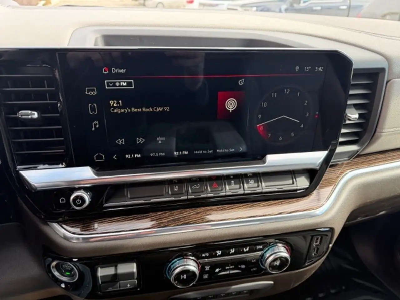 GMC Sierra 3500HD снимка GMC Sierra 3500HD