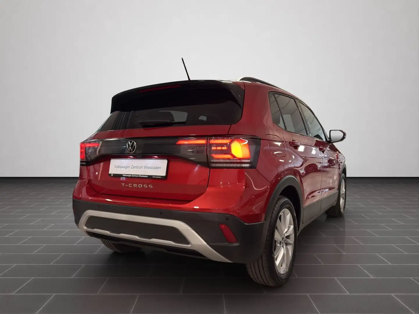 Volkswagen T-Cross 1.0 TSI Life, APP, Sitzh., Keyless, Kame Rot - 2