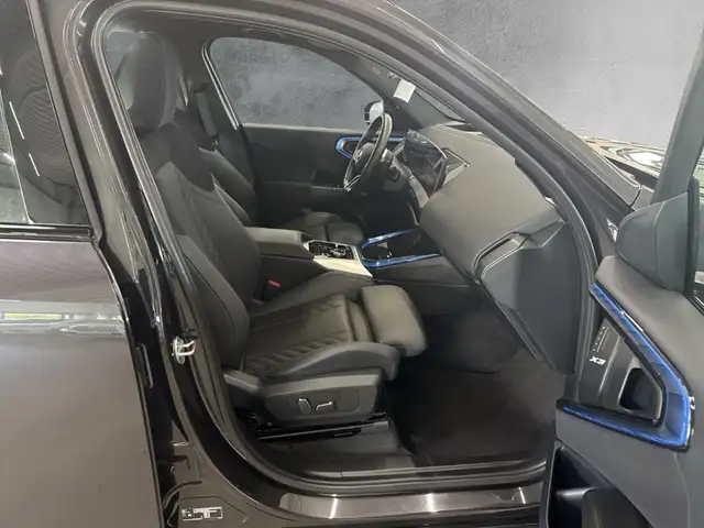 BMW X3 view 11
