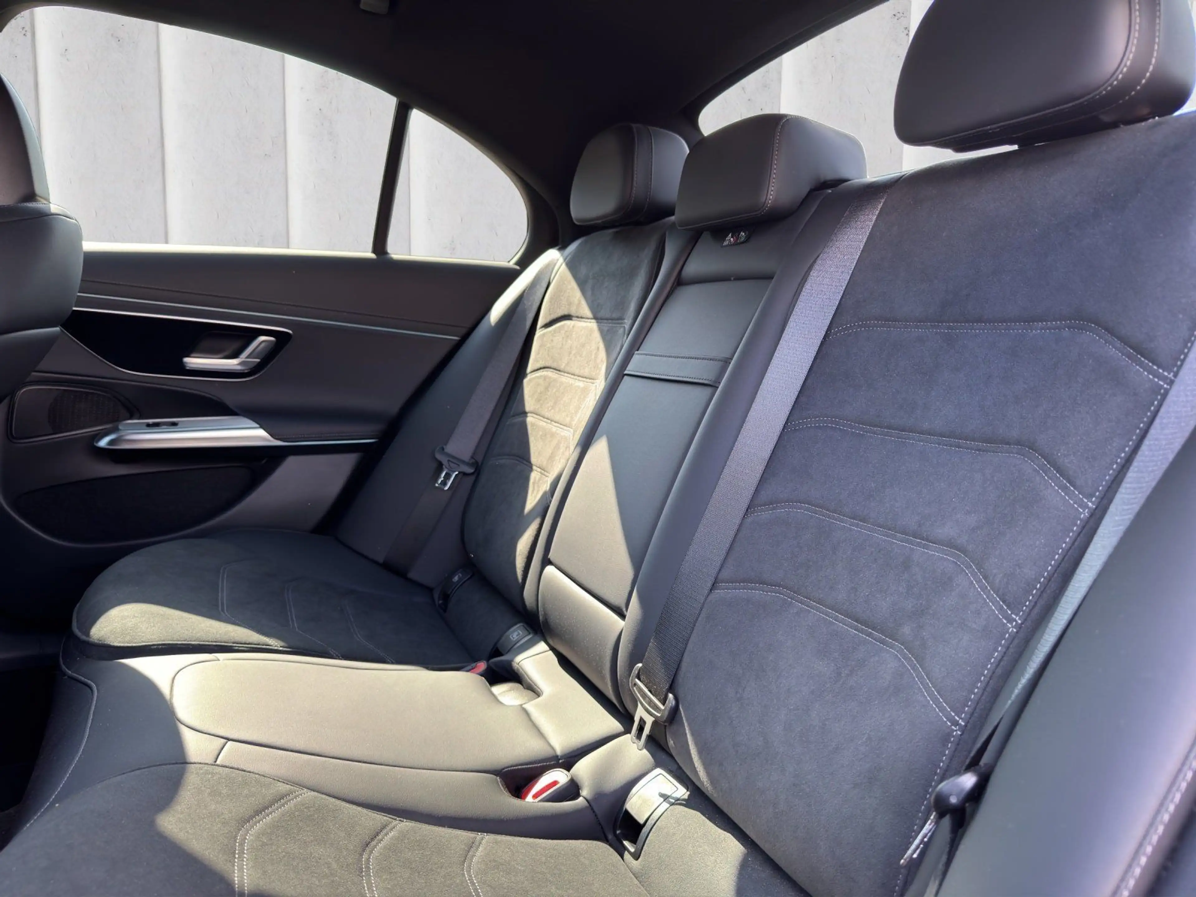 Mercedes-Benz E 220 d AMG Night Paket Keyless DISTRO Agilitiy — photo 13