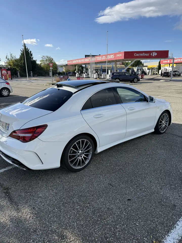 Mercedes-Benz CLA 200