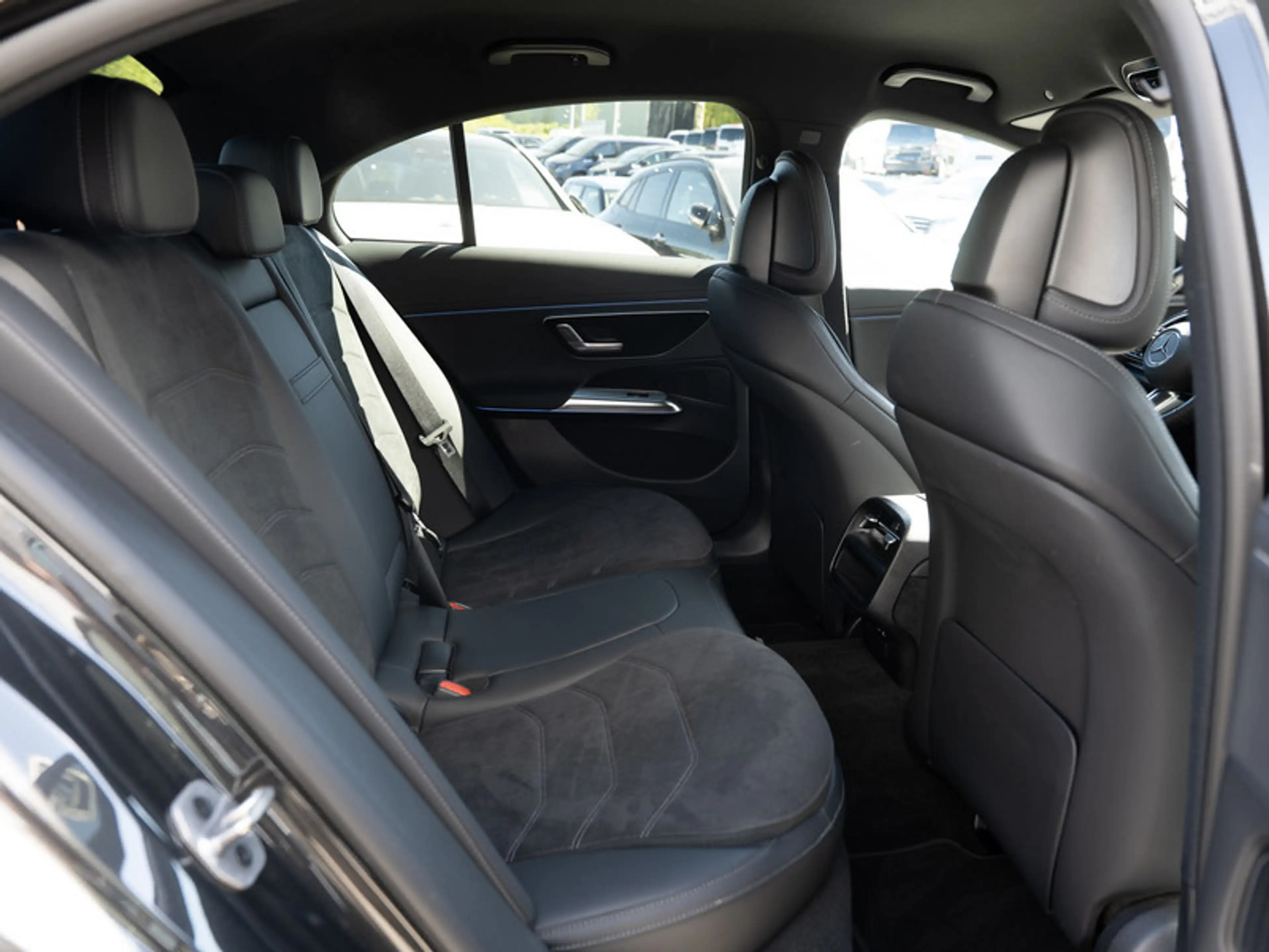 Mercedes-Benz E 220 d AMG-Sport/LED/Cam/Night/Distr/Totw/19' — photo 5
