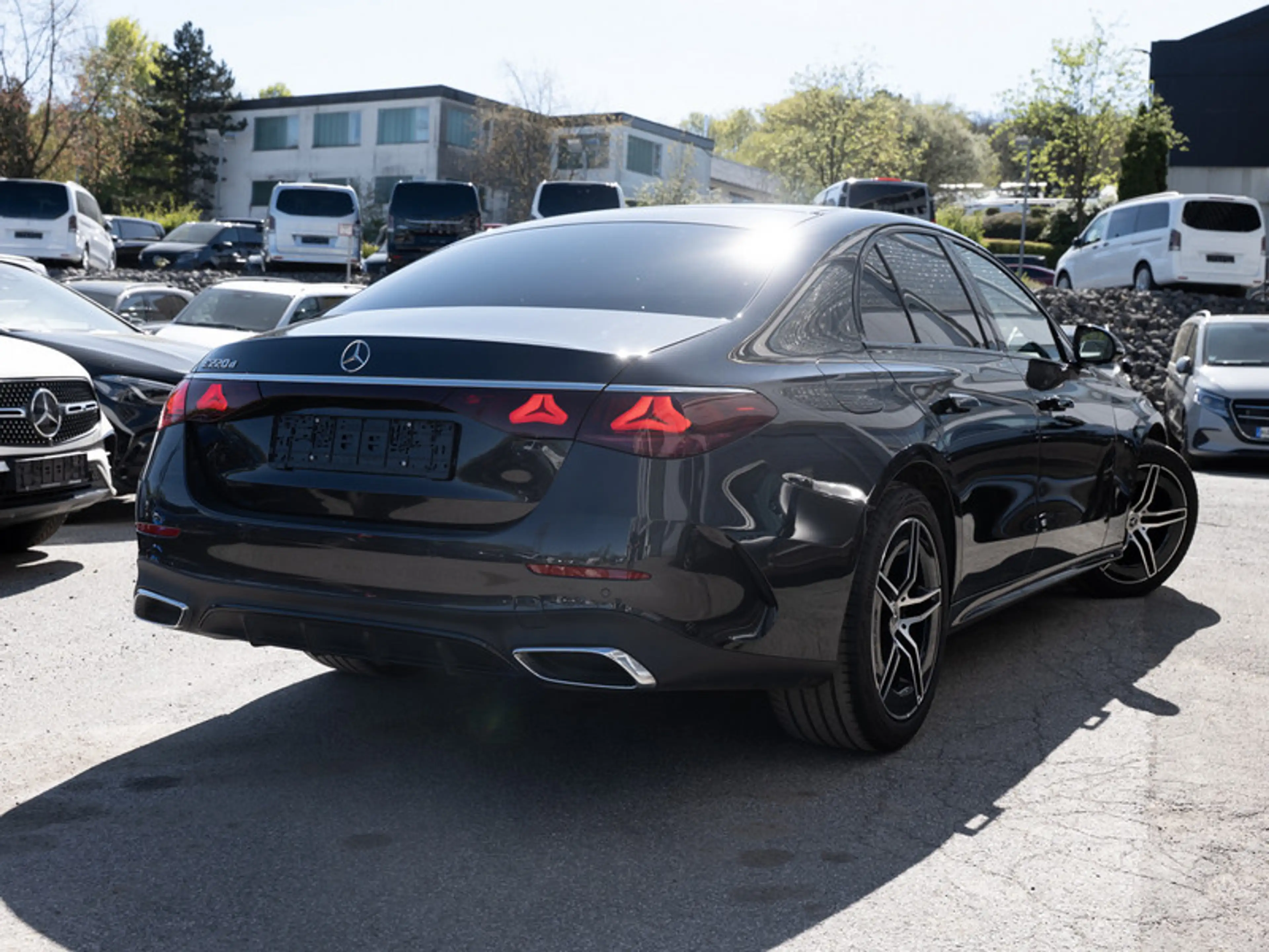 Mercedes-Benz E 220 d AMG-Sport/LED/Cam/Night/Distr/Totw/19' — photo 4