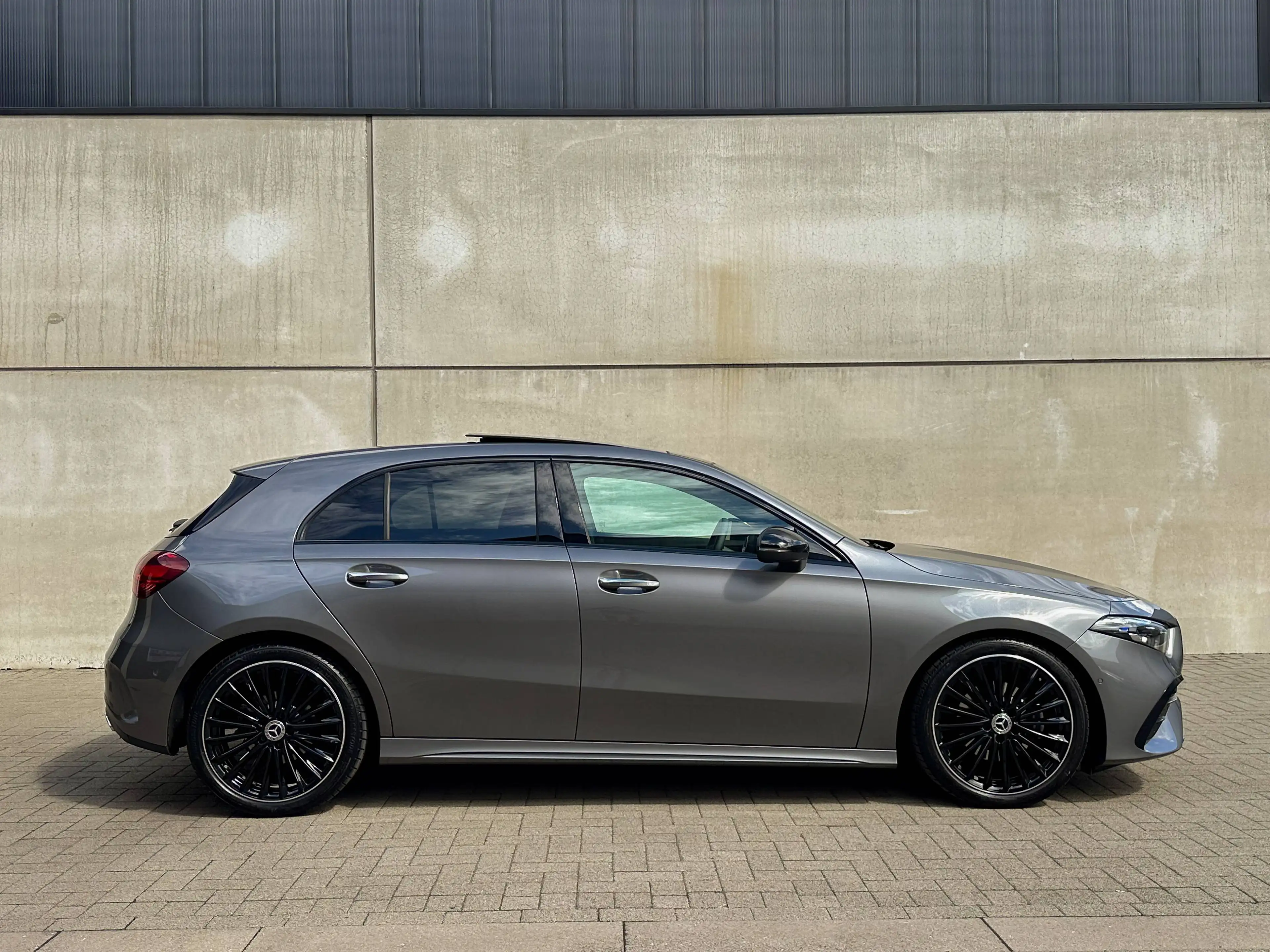 Mercedes-Benz A 180 A 180 AMG Line*PANO*CAMERA*ADVANCED*SFEERVERLICHTING*KEYLESS*GARANTIE* — photo 3