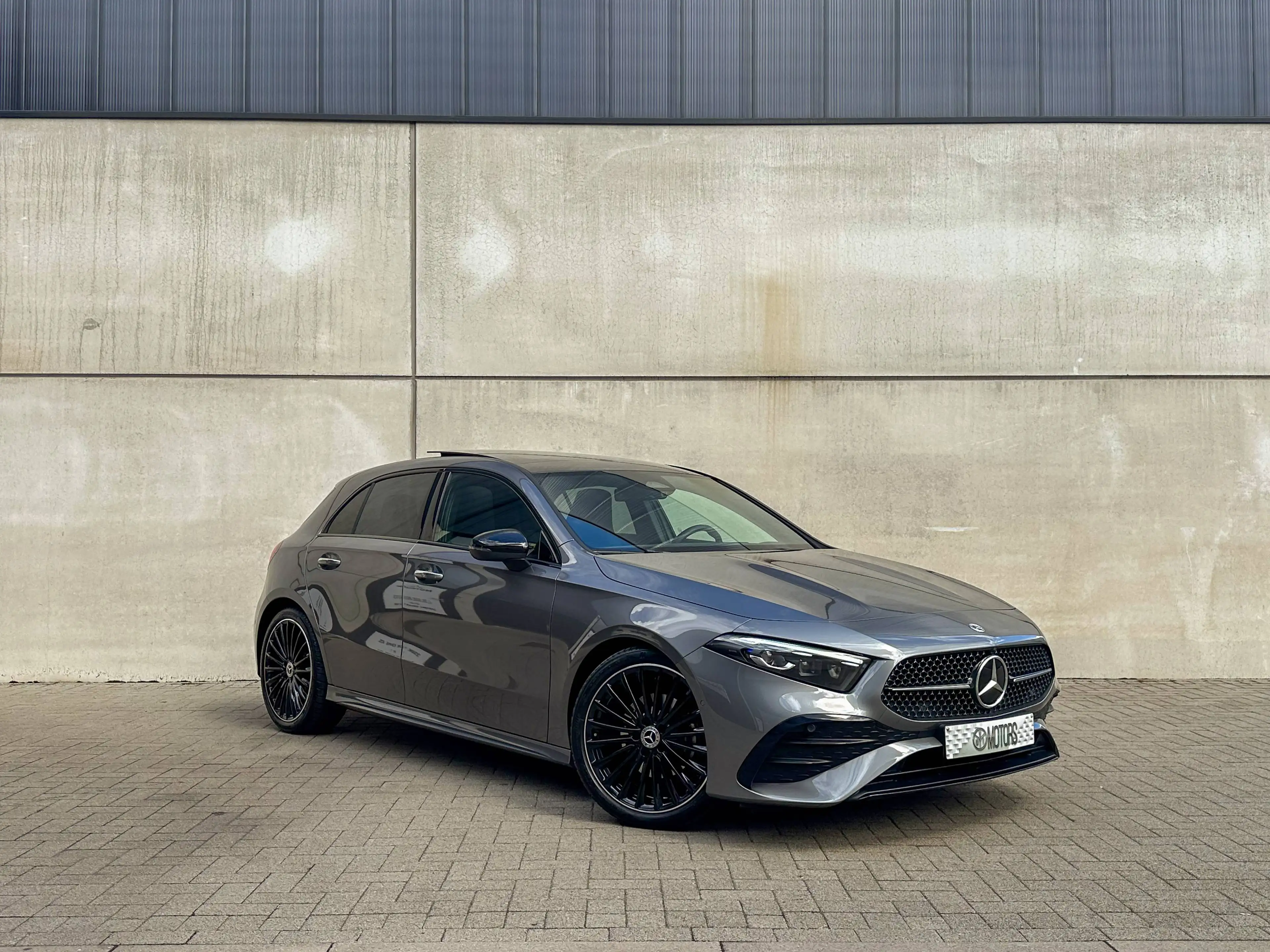 Mercedes-Benz A 180 A 180 AMG Line*PANO*CAMERA*ADVANCED*SFEERVERLICHTING*KEYLESS*GARANTIE*