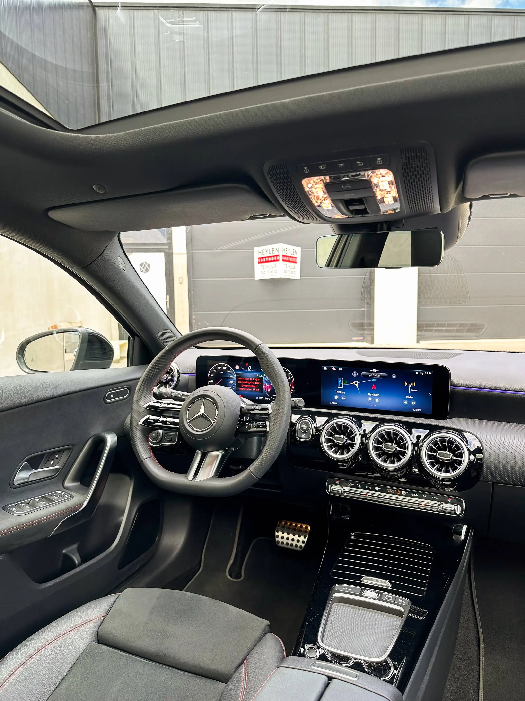 Mercedes-Benz A 180 A 180 AMG Line*PANO*CAMERA*ADVANCED*SFEERVERLICHTING*KEYLESS*GARANTIE* — photo 10