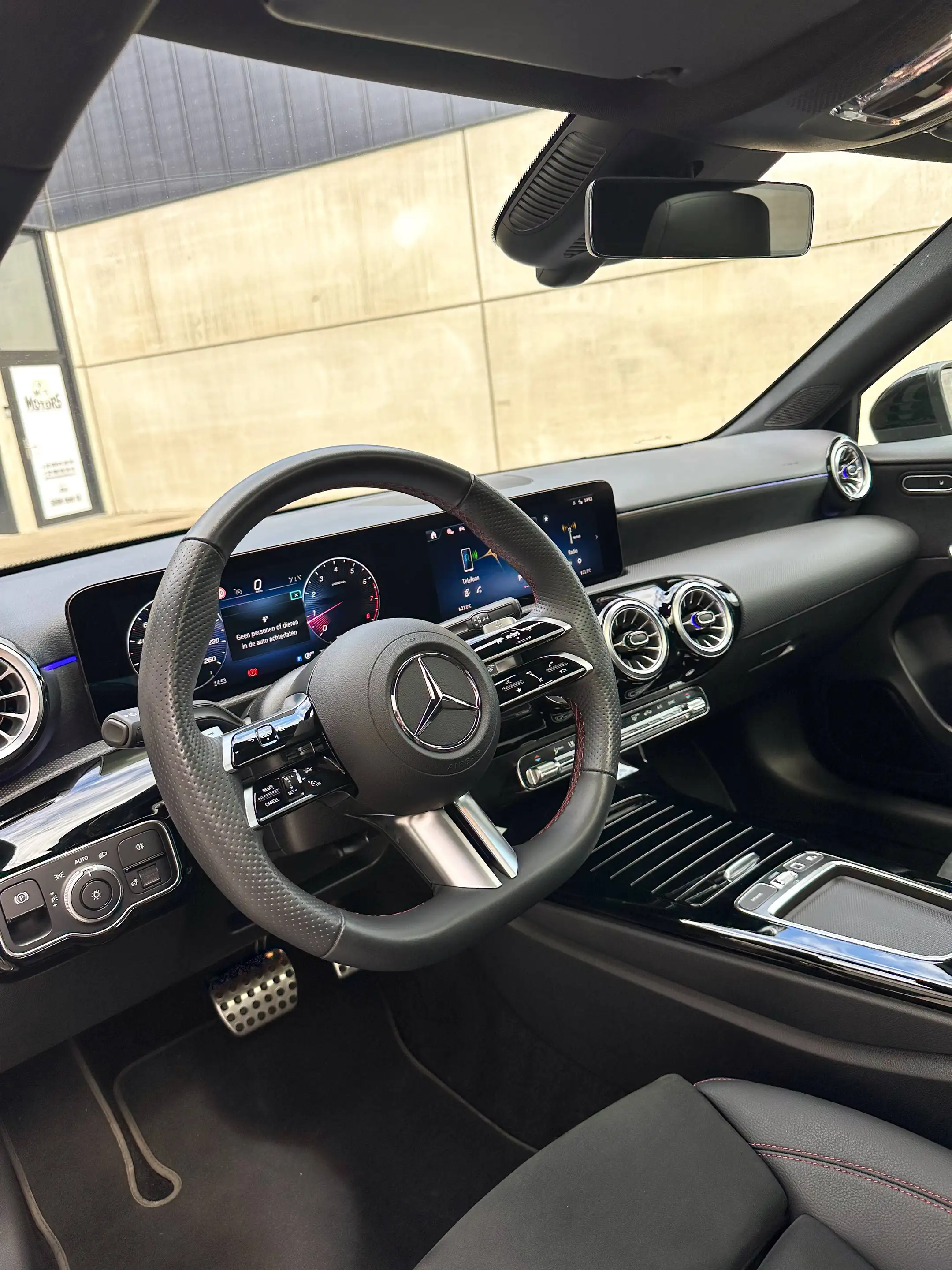 Mercedes-Benz A 180 A 180 AMG Line*PANO*CAMERA*ADVANCED*SFEERVERLICHTING*KEYLESS*GARANTIE* — photo 13