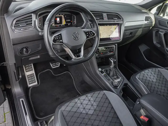 Volkswagen Tiguan Allspace view 10