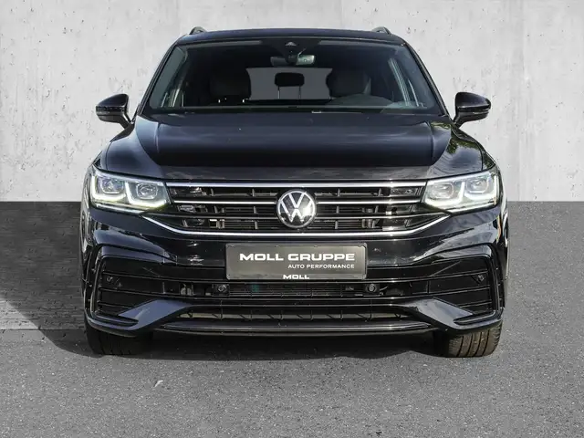 Volkswagen Tiguan Allspace view 3