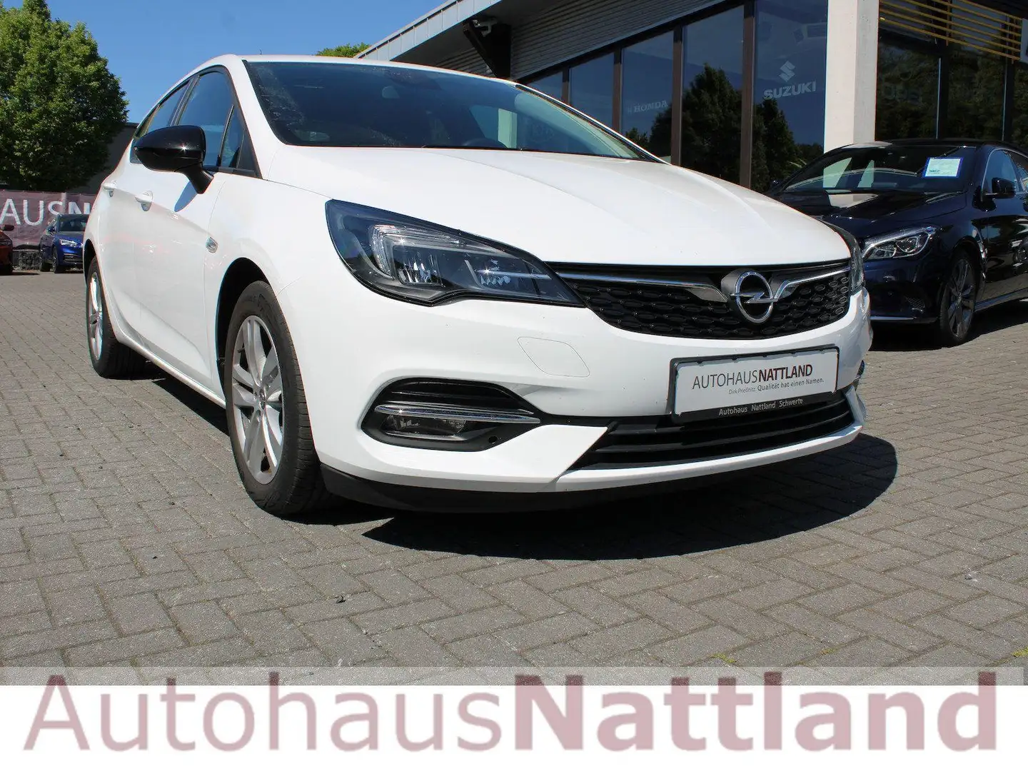Opel Astra 1.5 D Edition StartStop Klima Navi DAB 1.H Weiß - 2