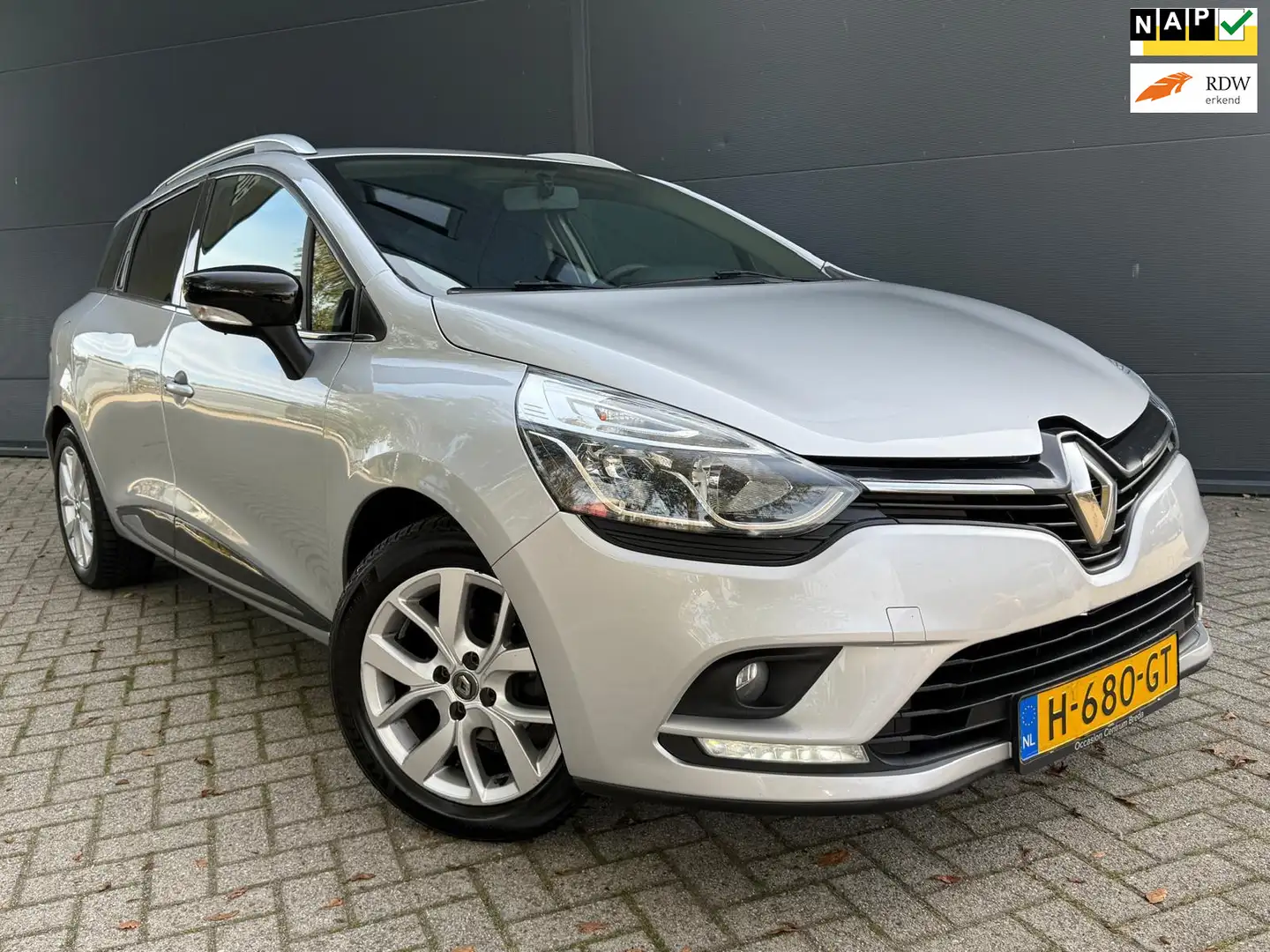 Renault Clio Estate 0.9 TCe Limited/Navi/Airco/carplay/bluetoot Gris - 1