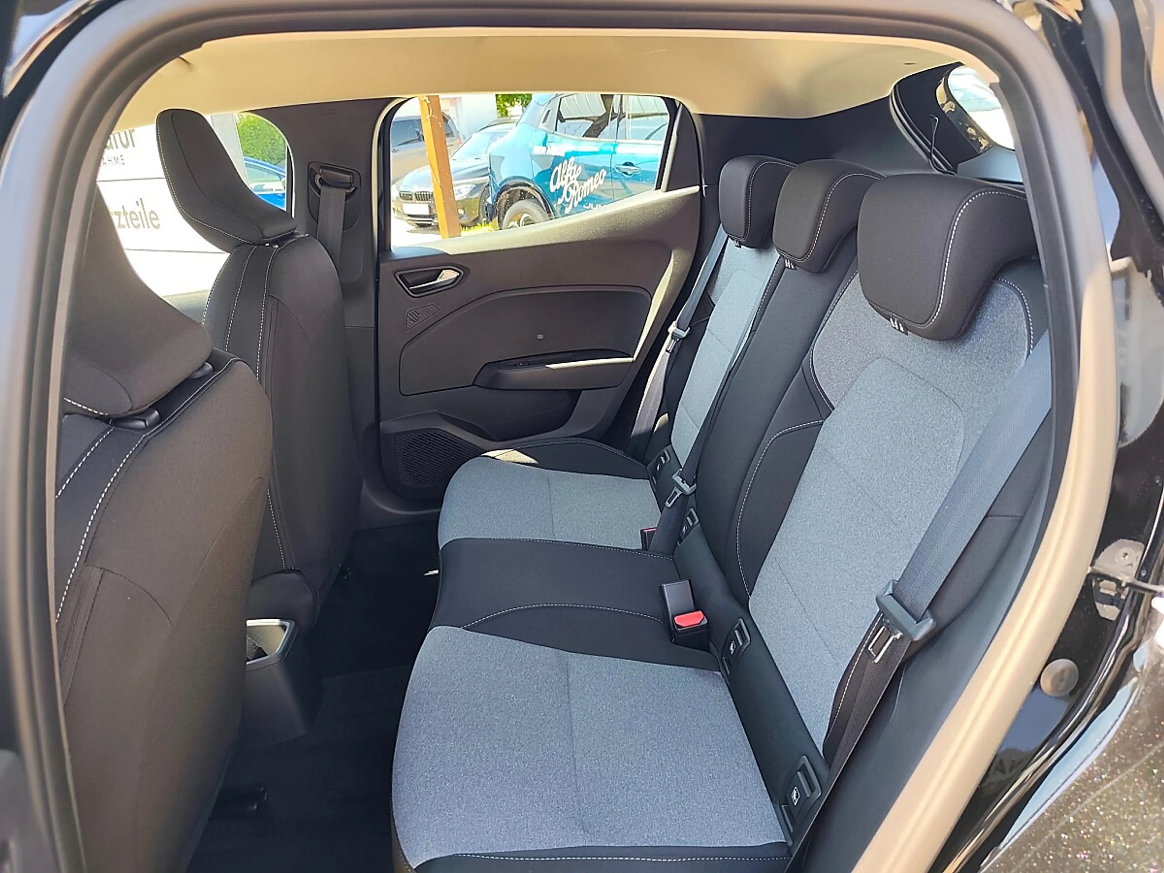 Mitsubishi Colt 1,0 MPI Invite — photo 15