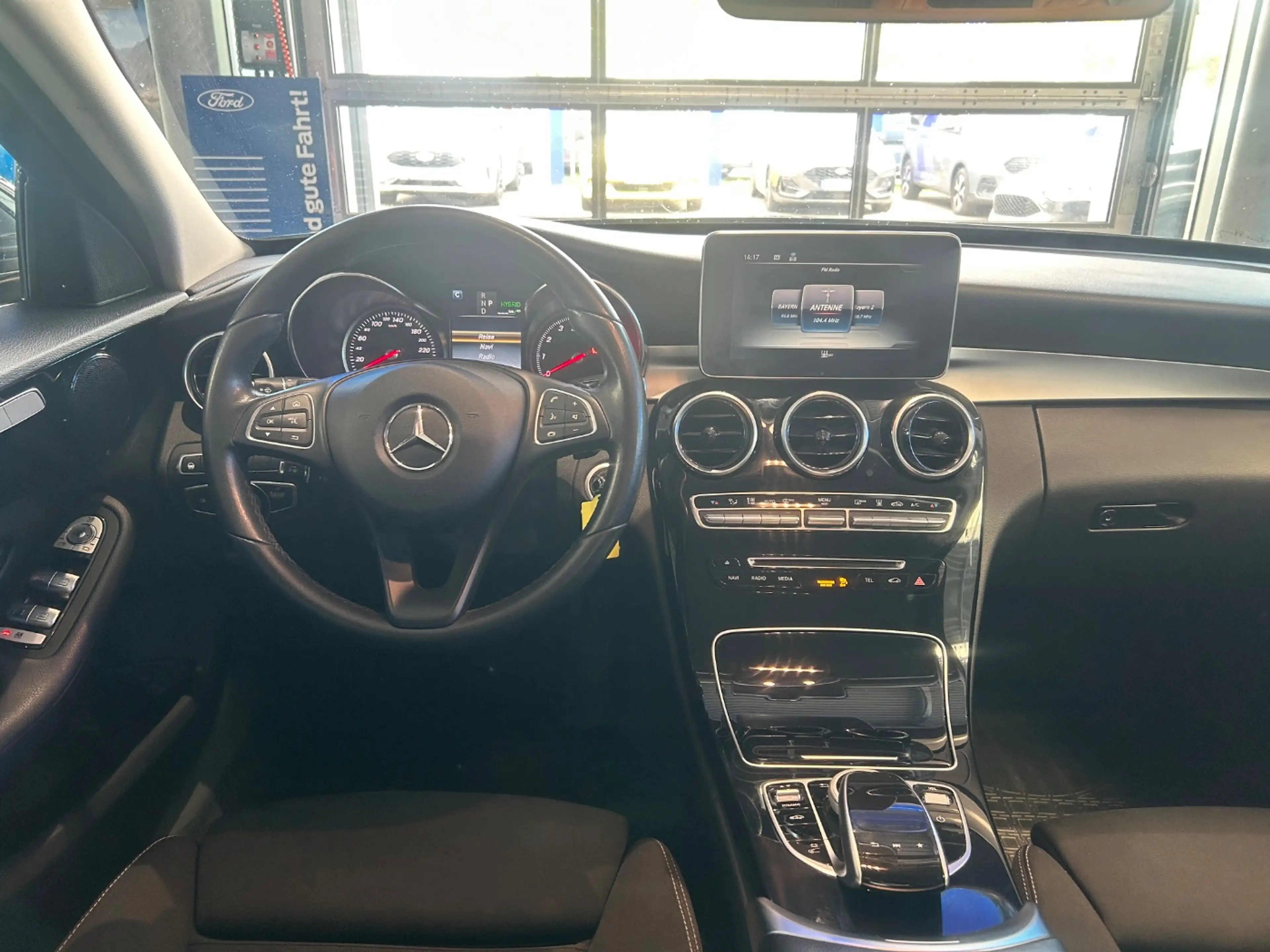 Mercedes-Benz C 350 T e Avantgarde ACC LED PDC SHZ KlimaA — photo 21