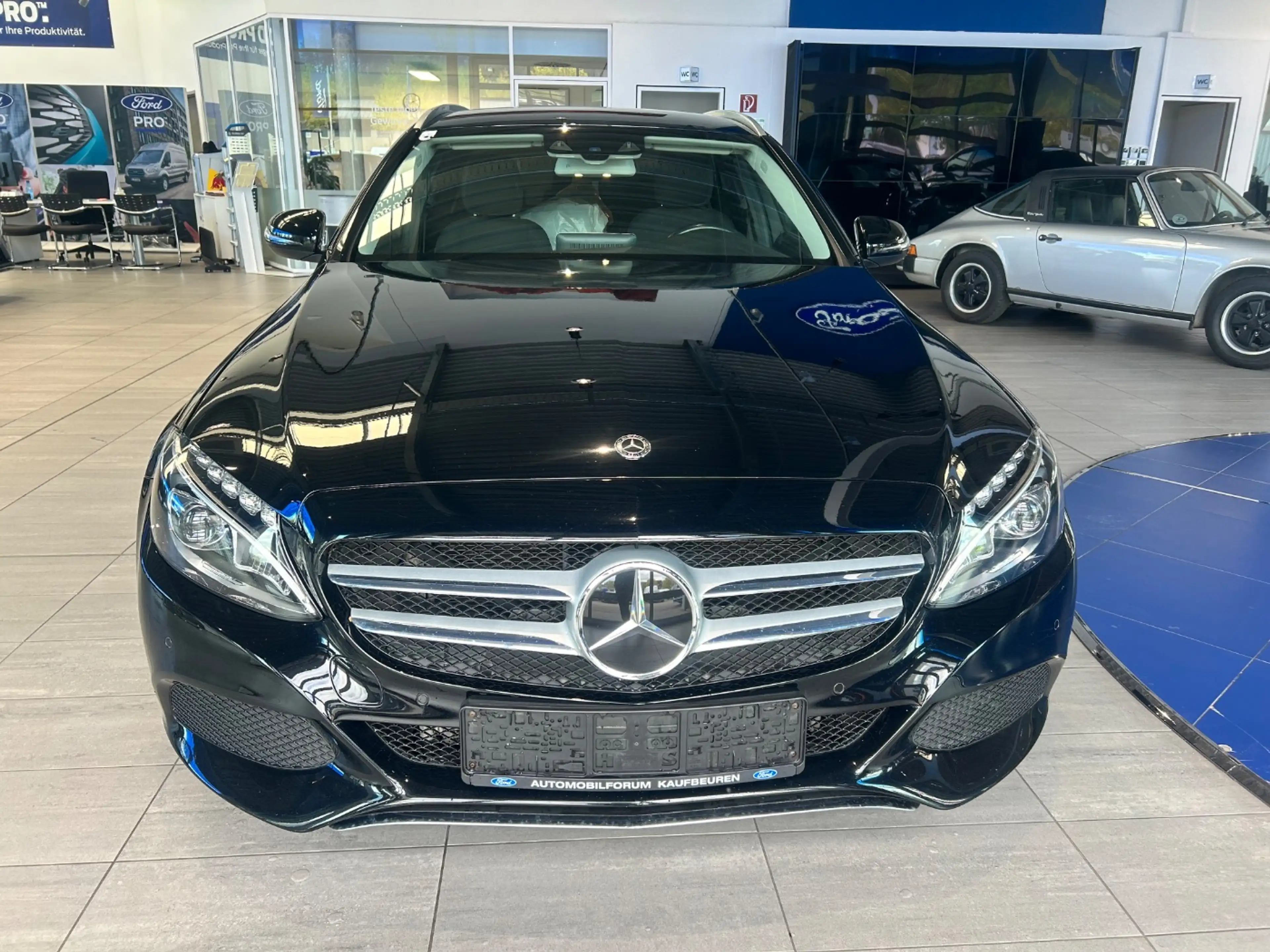 Mercedes-Benz C 350 T e Avantgarde ACC LED PDC SHZ KlimaA — photo 3