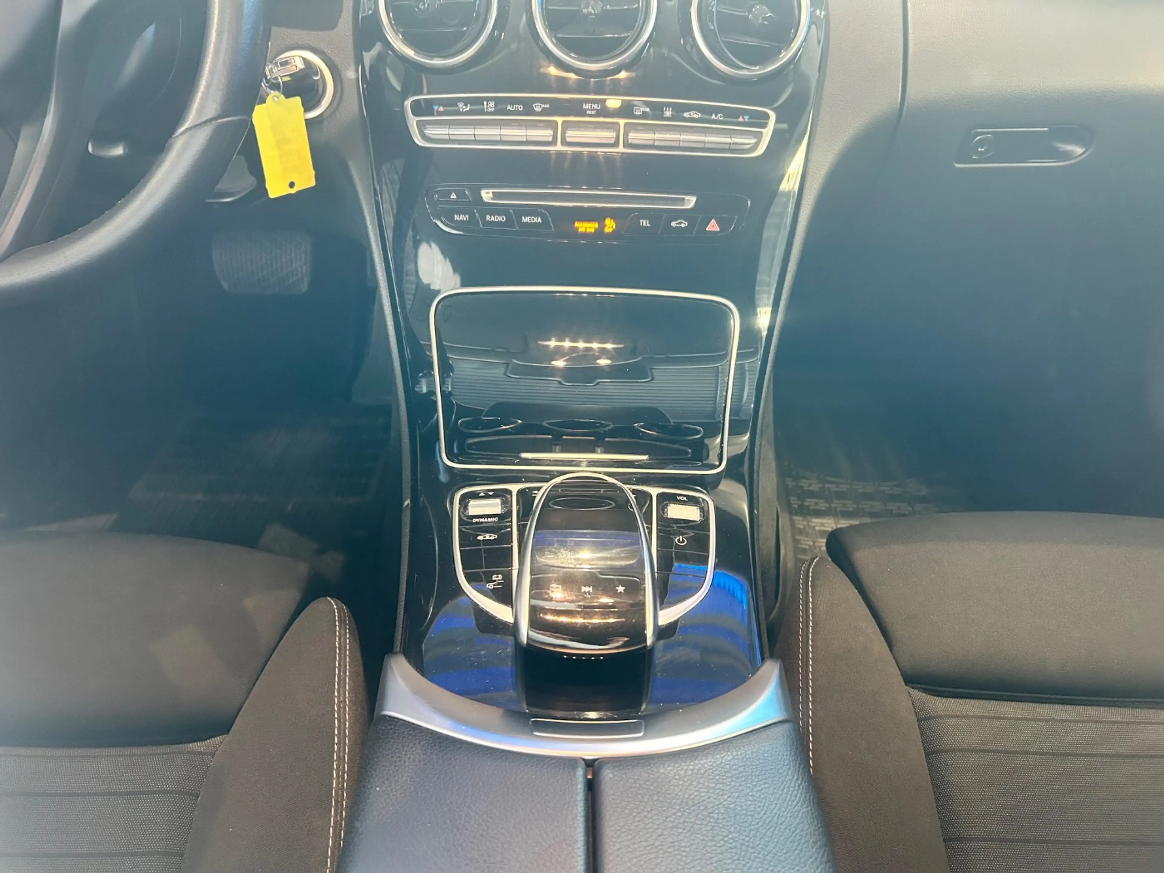 Mercedes-Benz C 350 T e Avantgarde ACC LED PDC SHZ KlimaA — photo 19