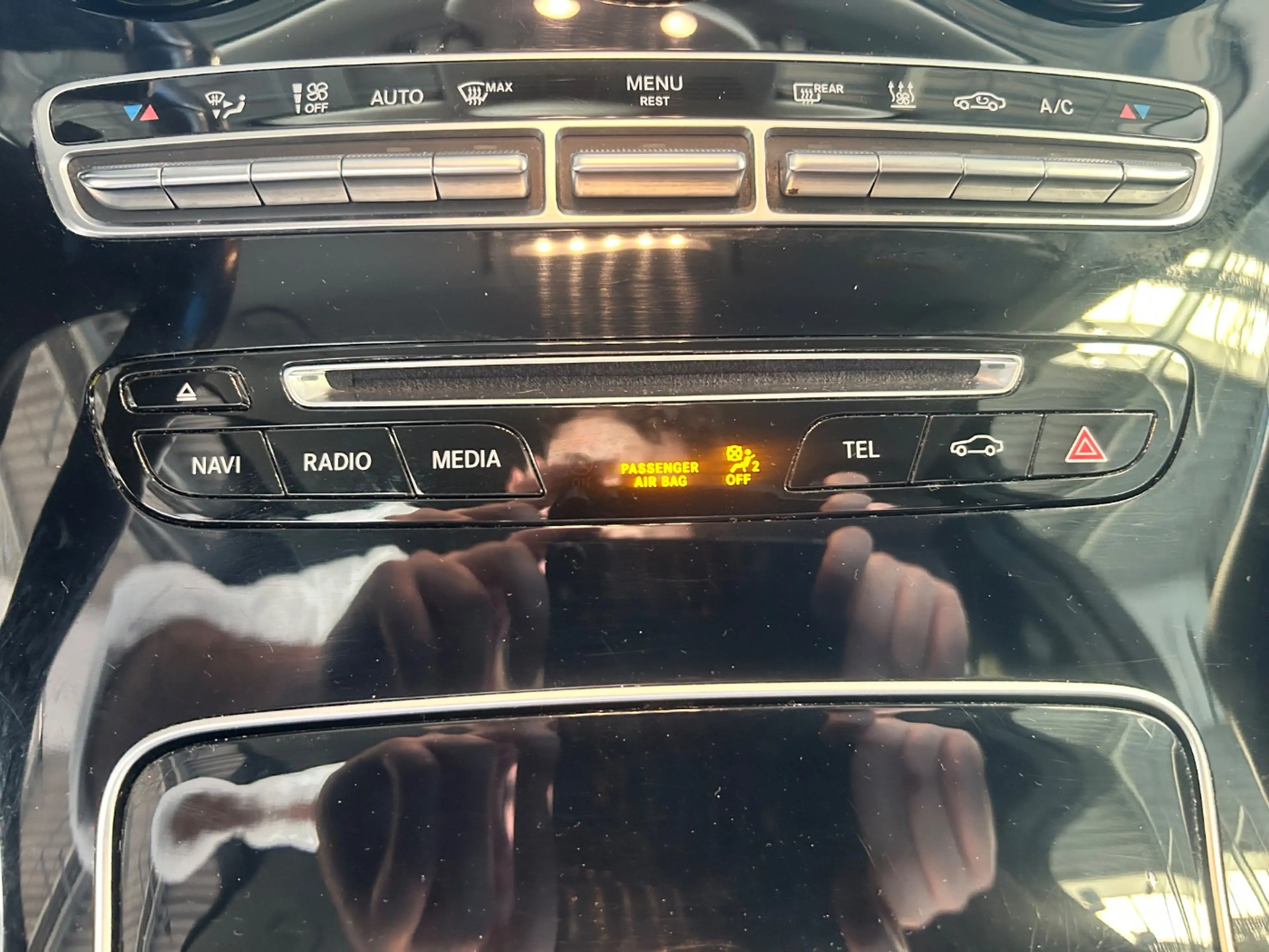Mercedes-Benz C 350 T e Avantgarde ACC LED PDC SHZ KlimaA — photo 20