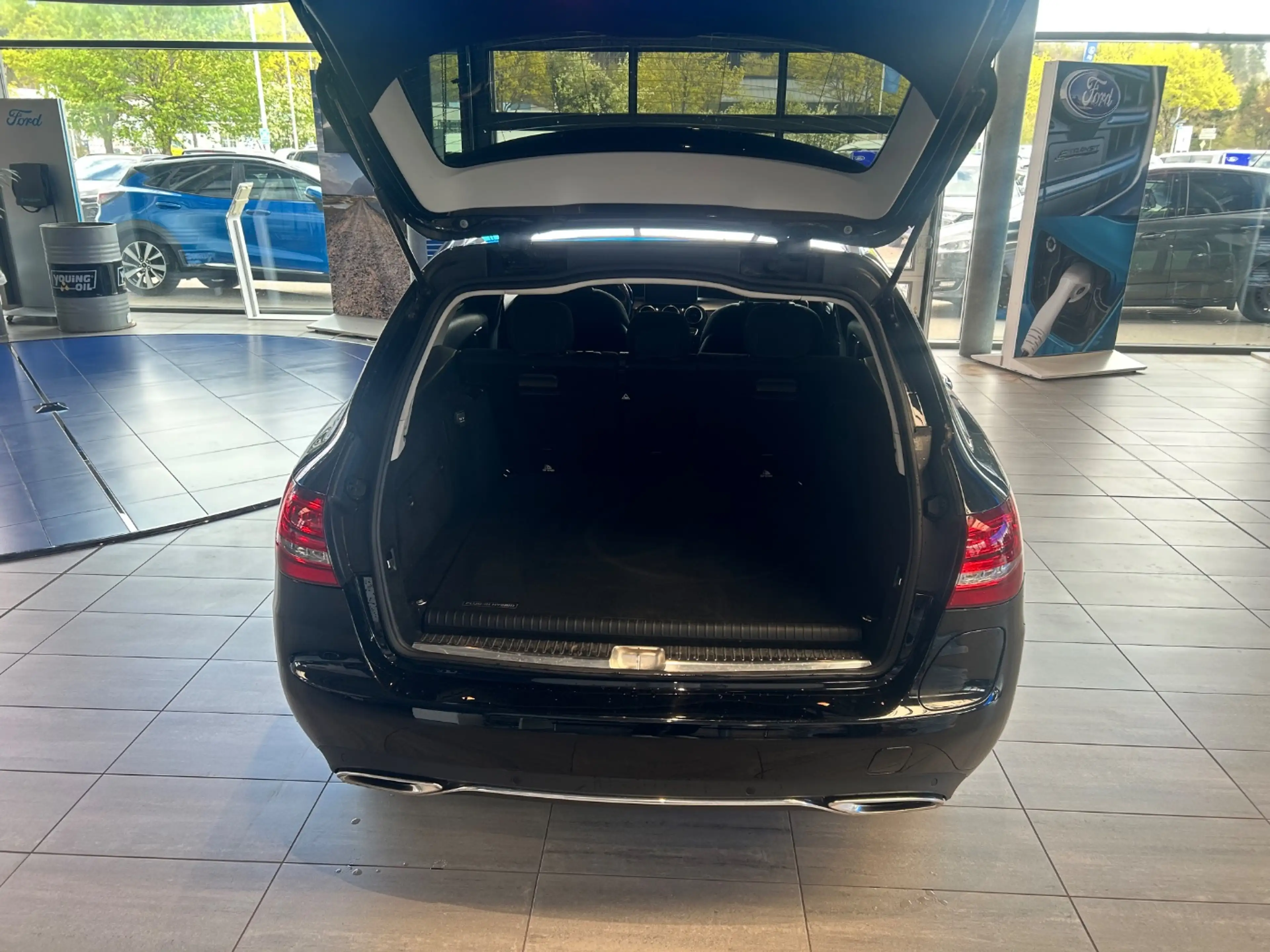Mercedes-Benz C 350 T e Avantgarde ACC LED PDC SHZ KlimaA — photo 11