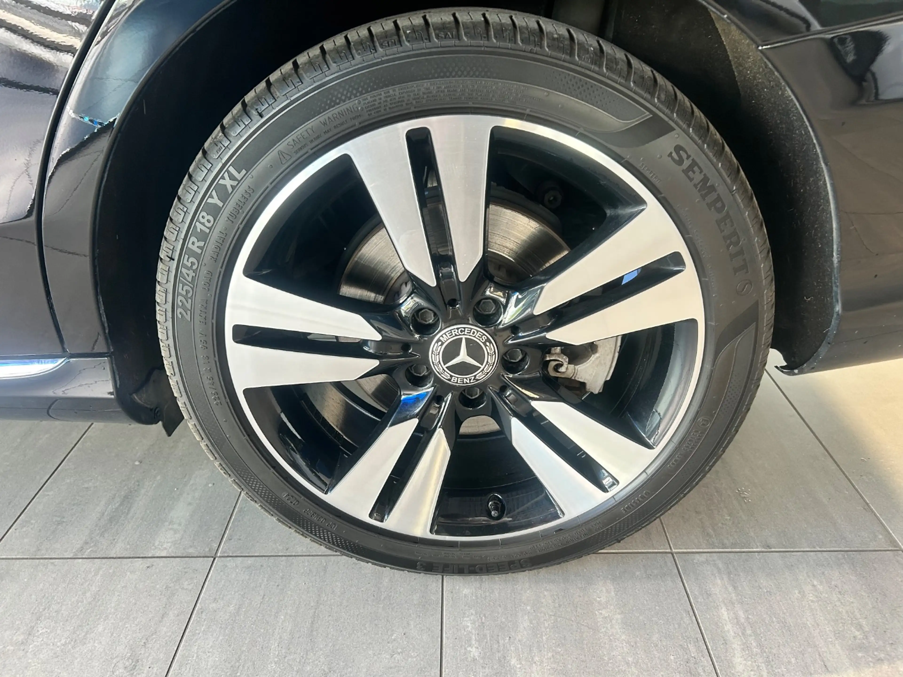 Mercedes-Benz C 350 T e Avantgarde ACC LED PDC SHZ KlimaA — photo 22