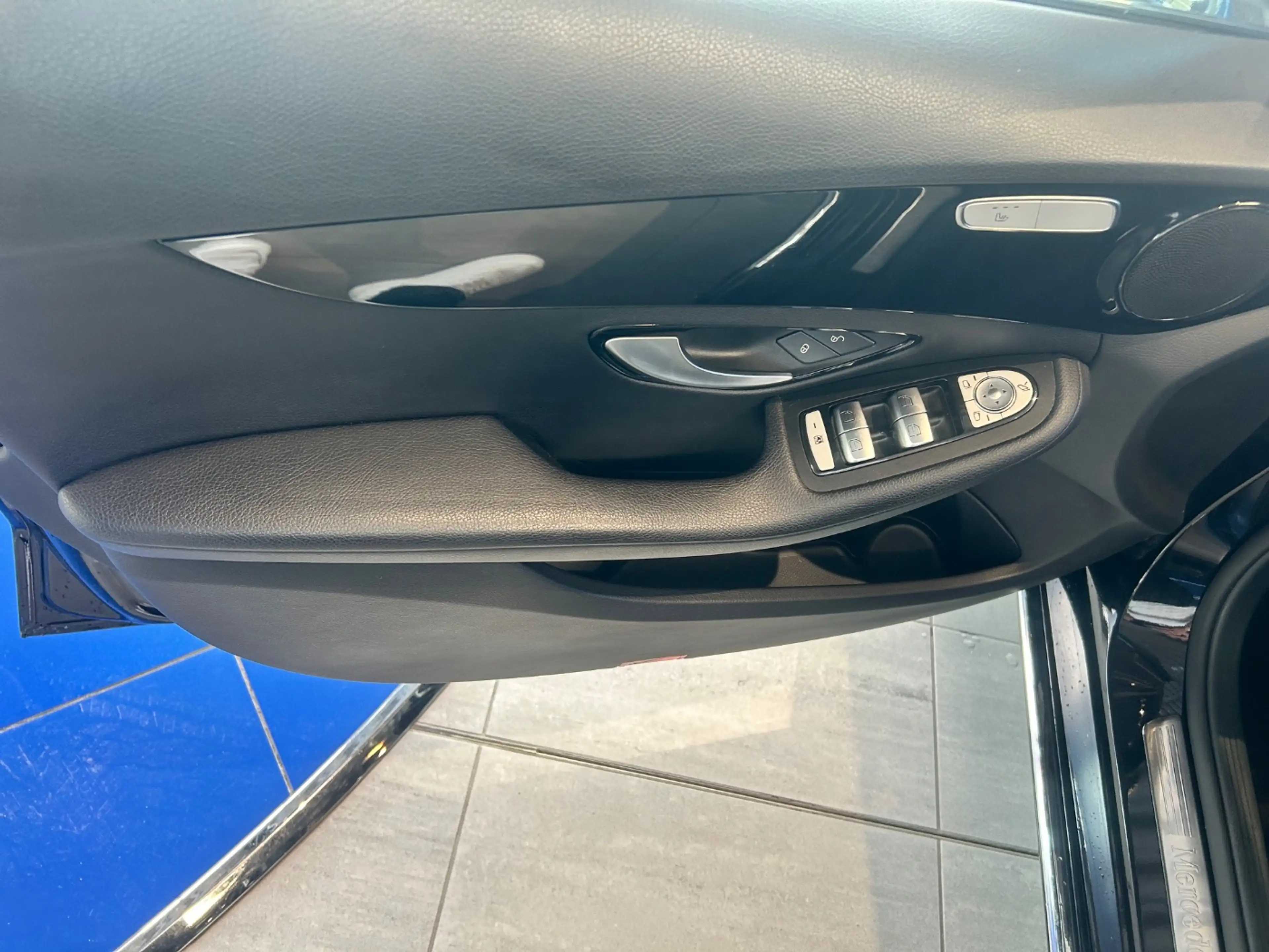 Mercedes-Benz C 350 T e Avantgarde ACC LED PDC SHZ KlimaA — photo 13