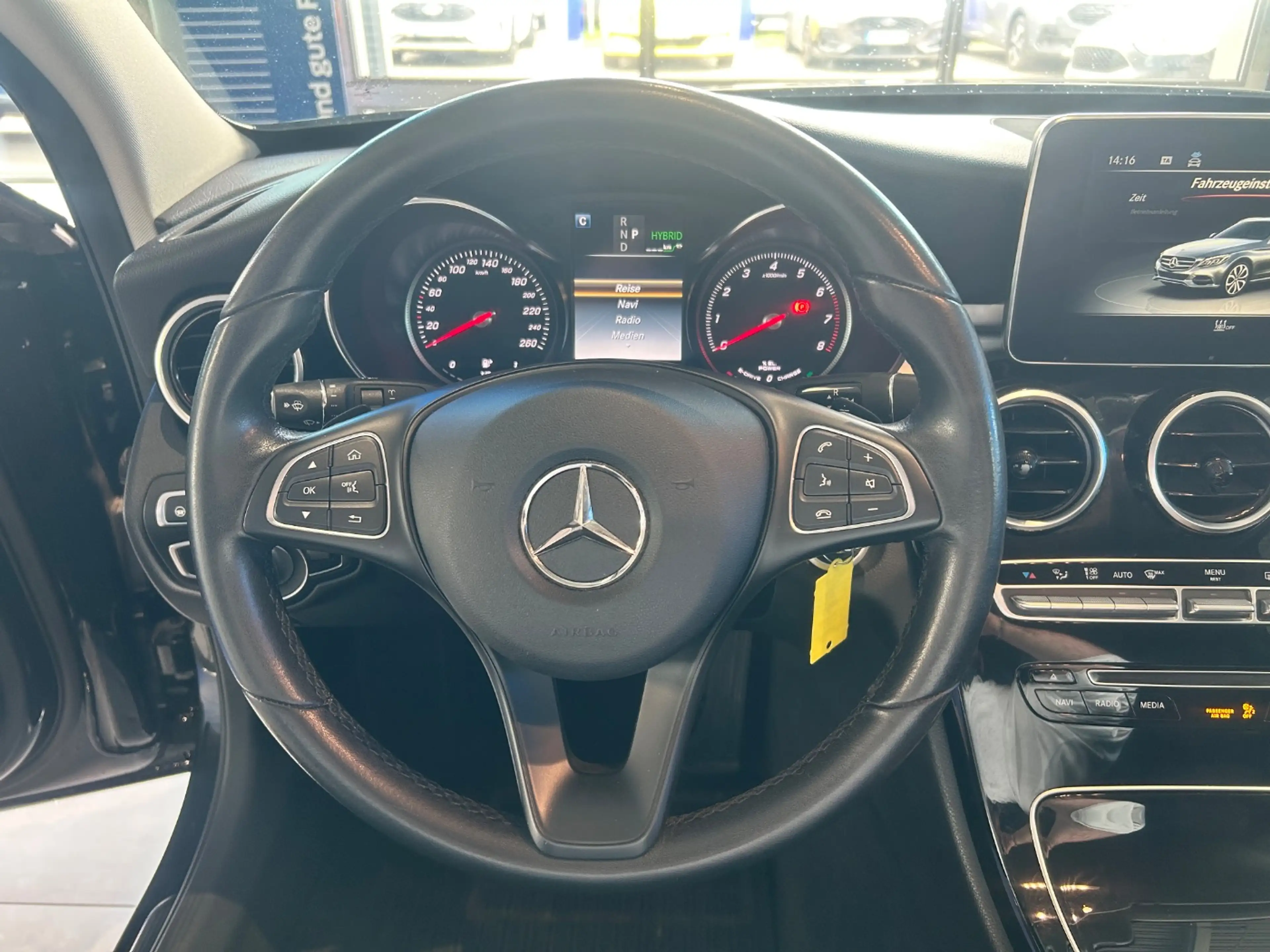 Mercedes-Benz C 350 T e Avantgarde ACC LED PDC SHZ KlimaA — photo 16