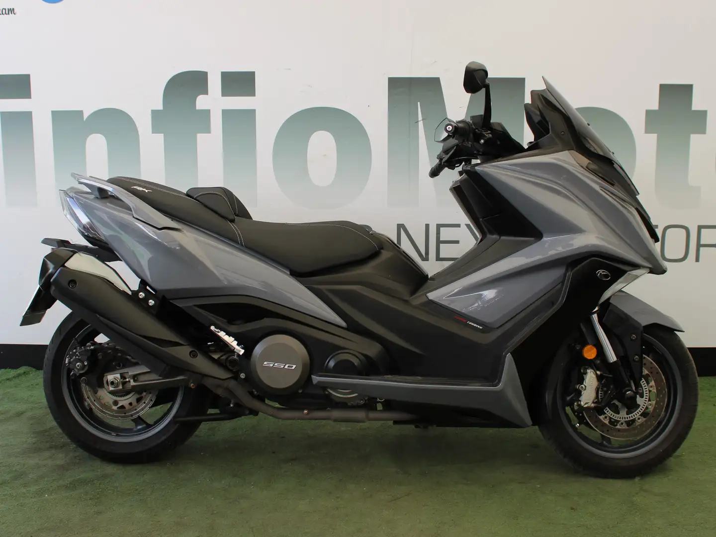 Kymco AK 550 - 1