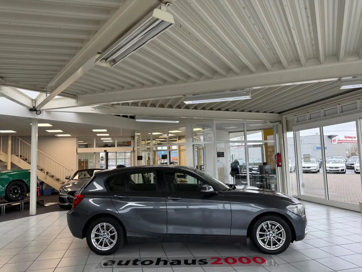 BMW 114 i SHZ/TEMPO./PDC/BT/KLIMA Gris - 2